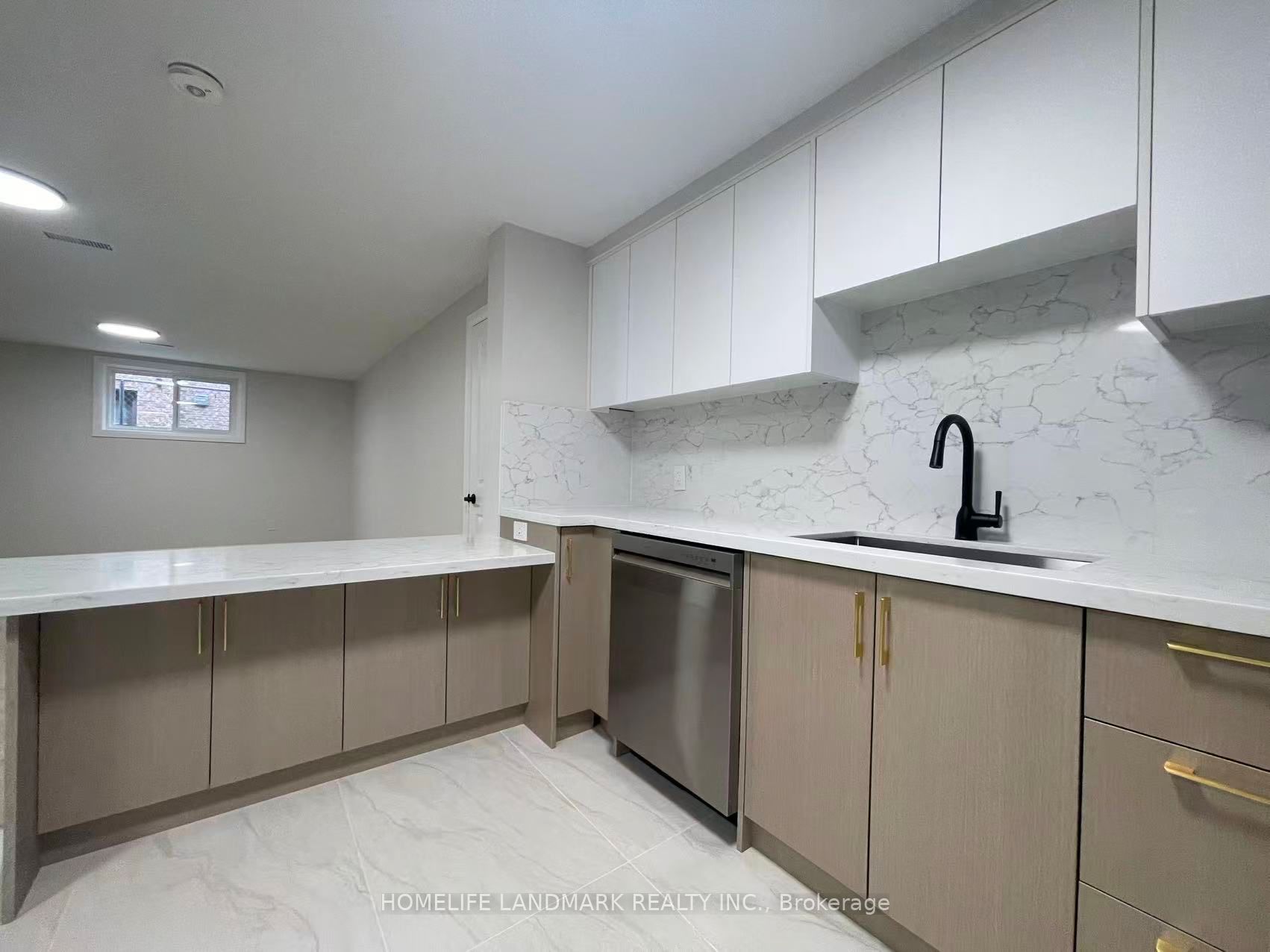 Unit Unit 3 - 17 Rosemeade Avenue, Etobicoke 2