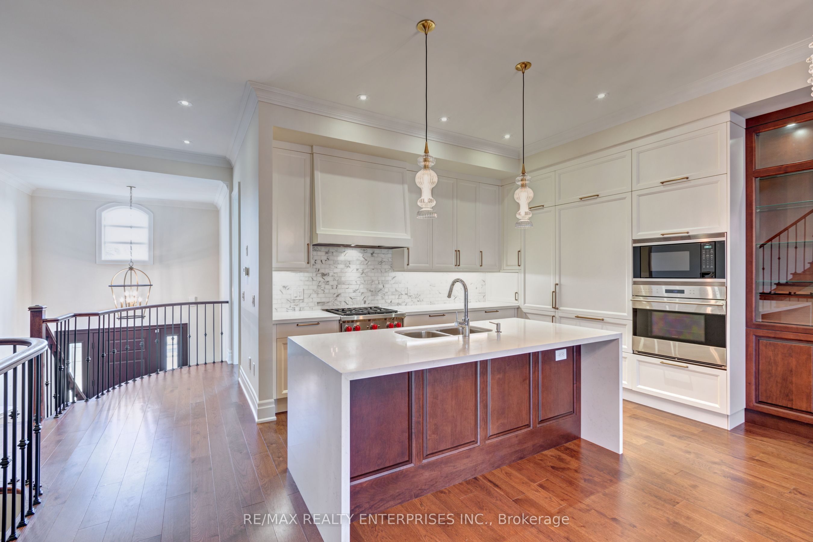 287 Rebecca Street, Oakville 5