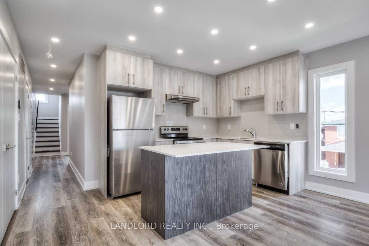Unit 3 - 53 Rockcliffe Boulevard, Toronto 3