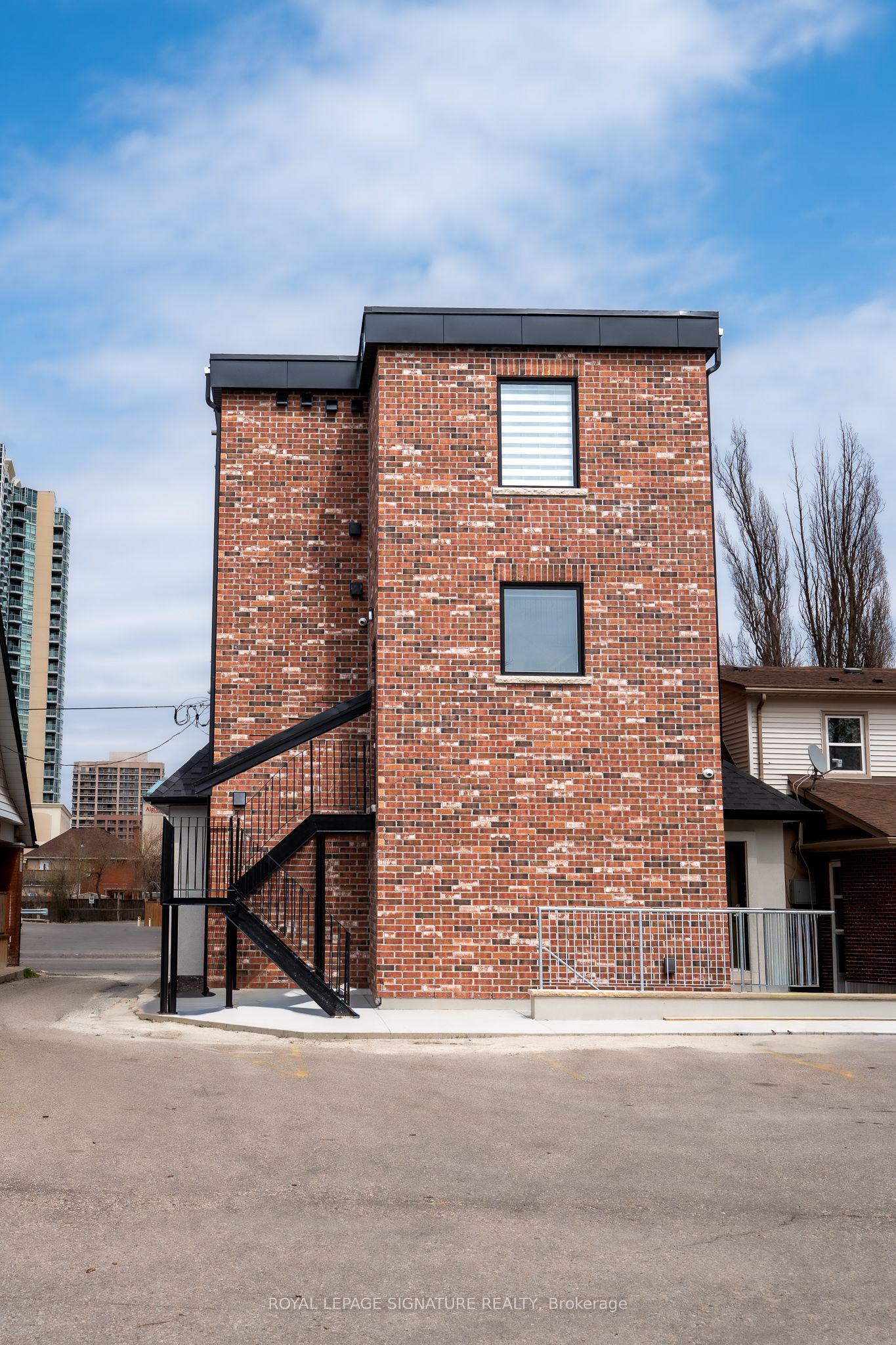 Unit 3 - 5 Mill Street N, Brampton 2