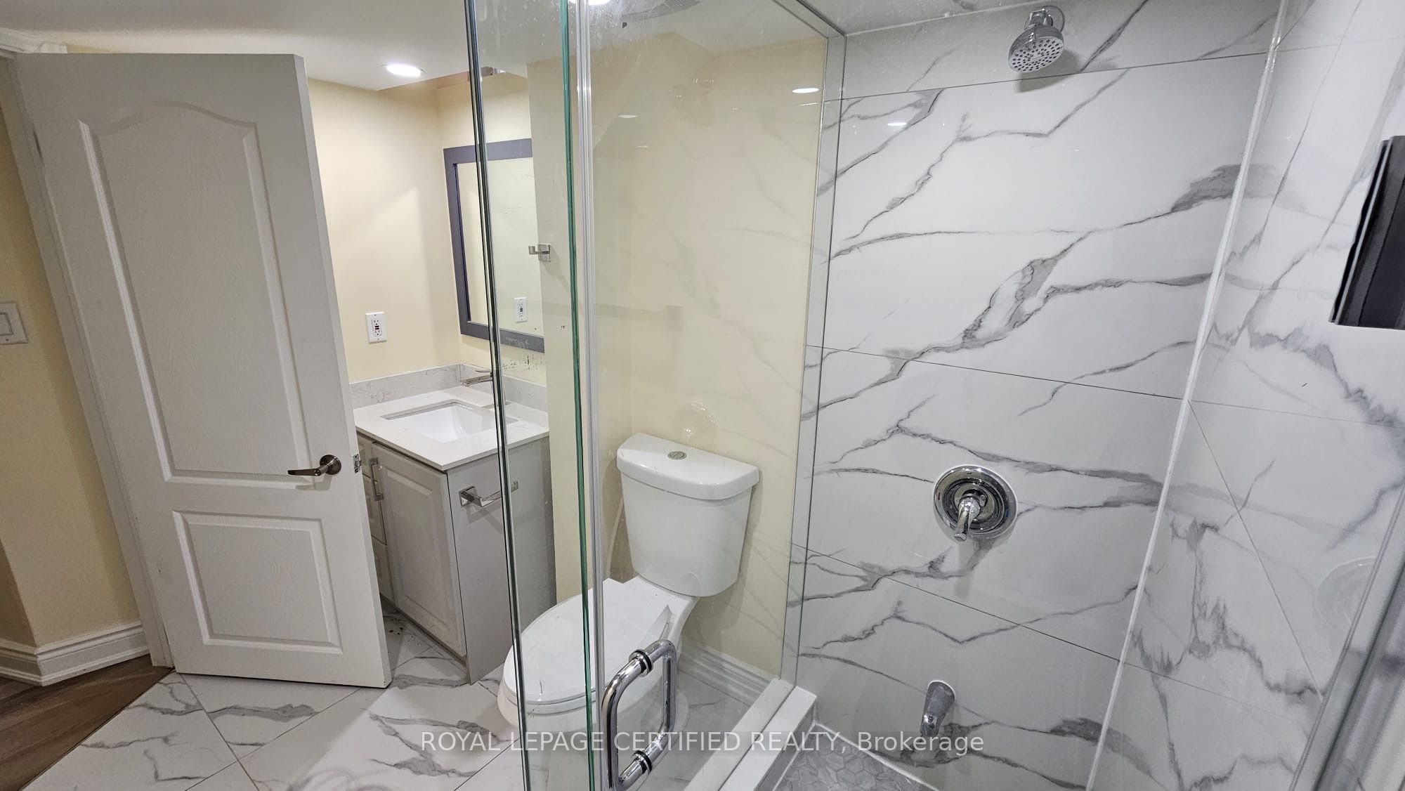 Unit Basement - 102 Bunchberry Way, Brampton 4