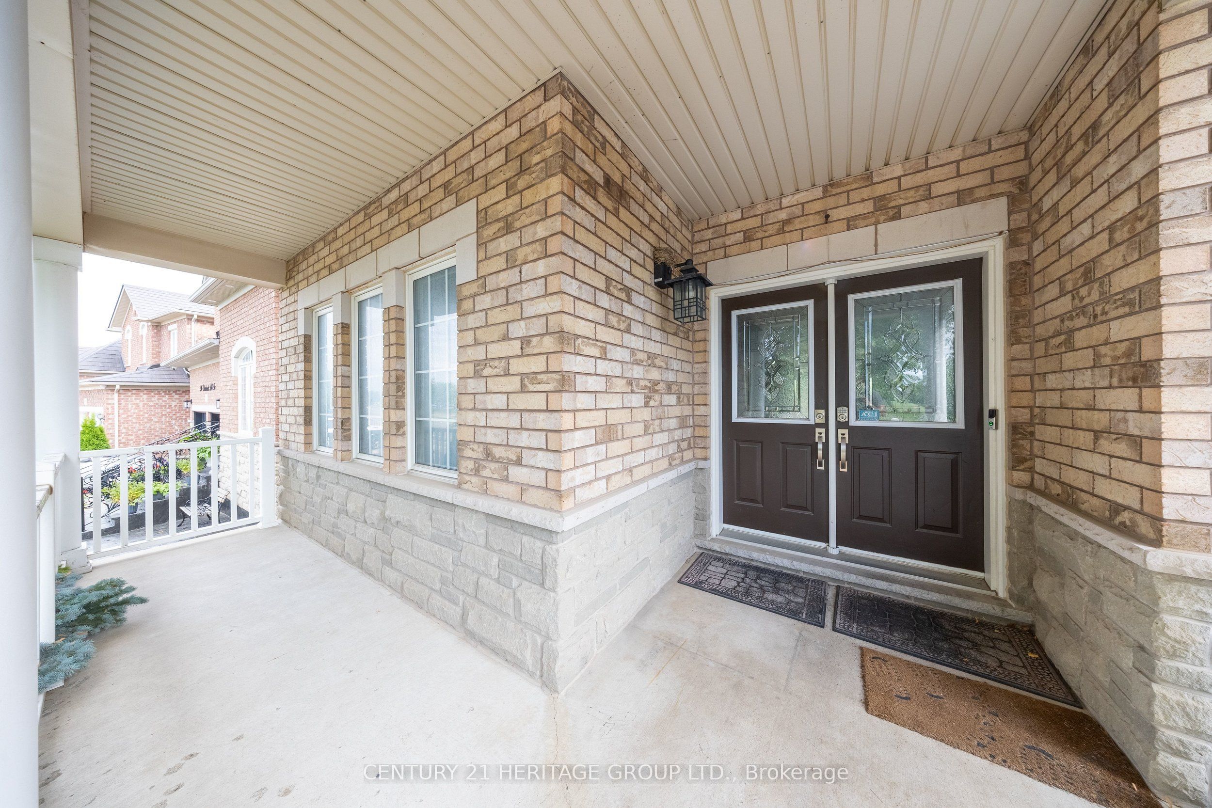 Unit Main & 2nd - 92 Edenbrook Hill Drive, Brampton 2