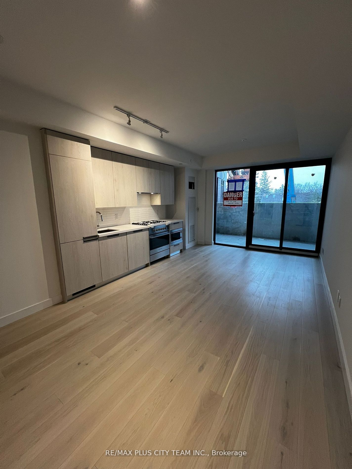 Unit 316 - 160 Kingsway Crescent W, Etobicoke 5
