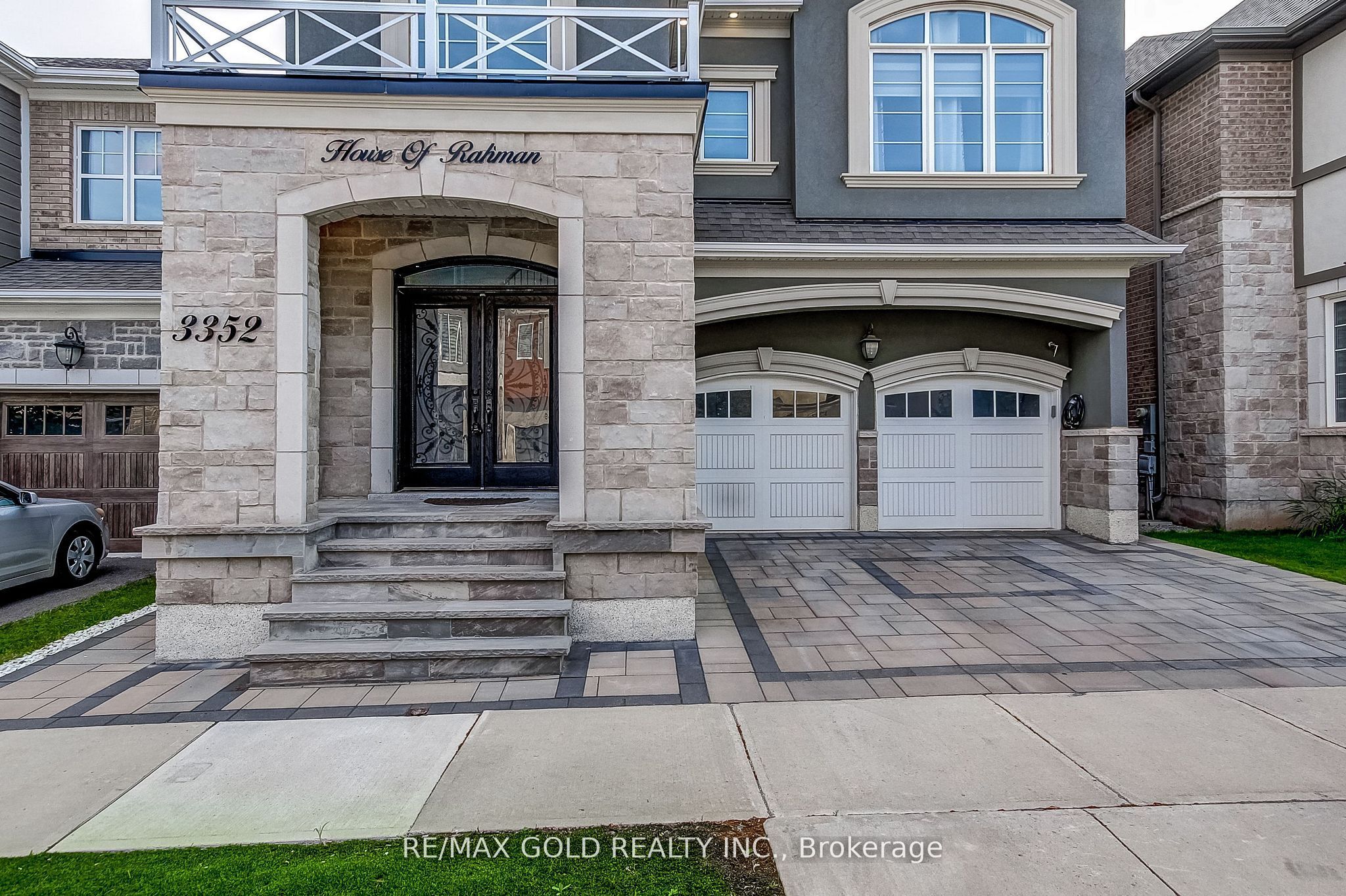 3352 Vernon Powell Drive, Oakville 4