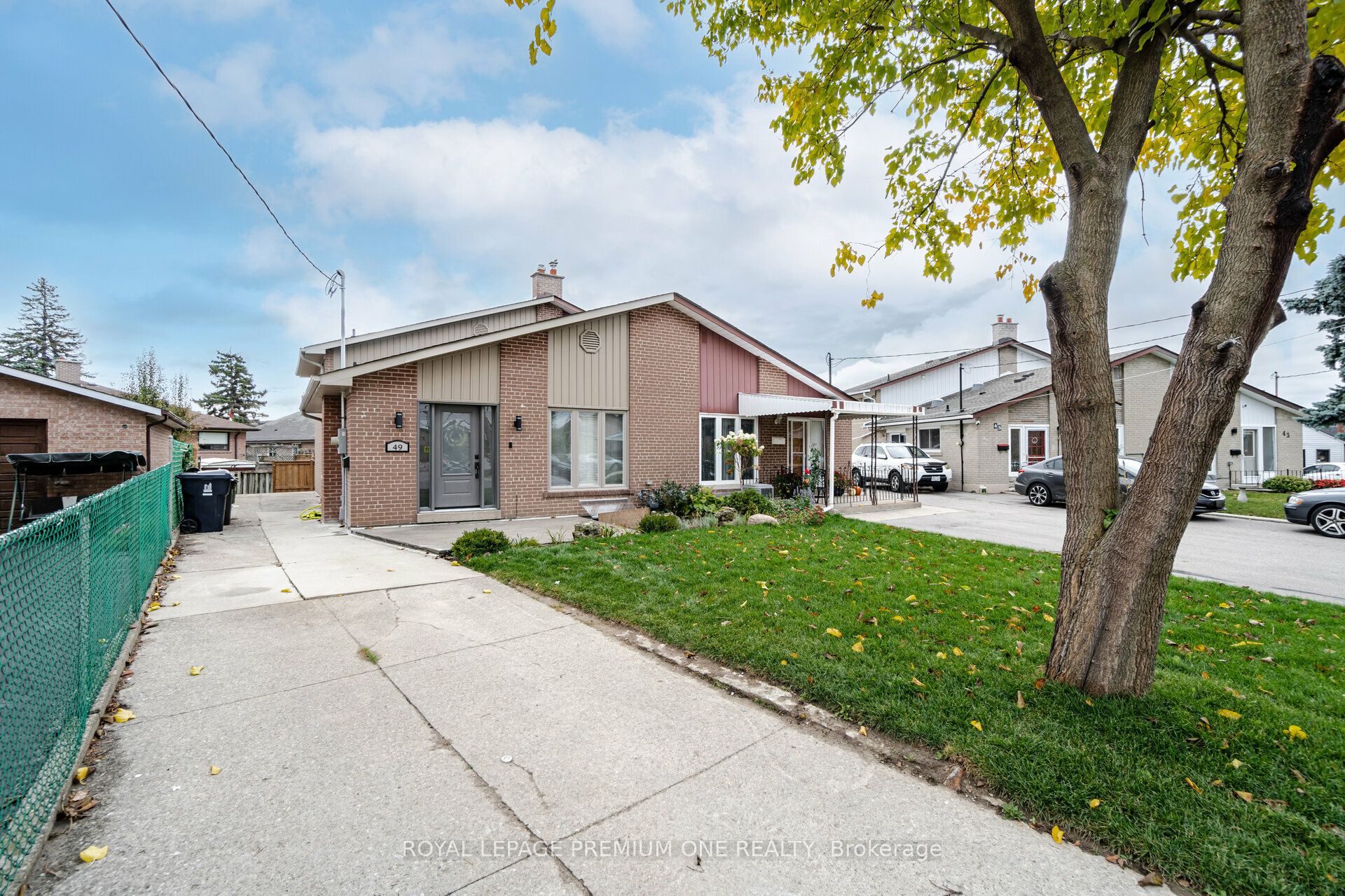 49 Gulfstream Road E, North York 3