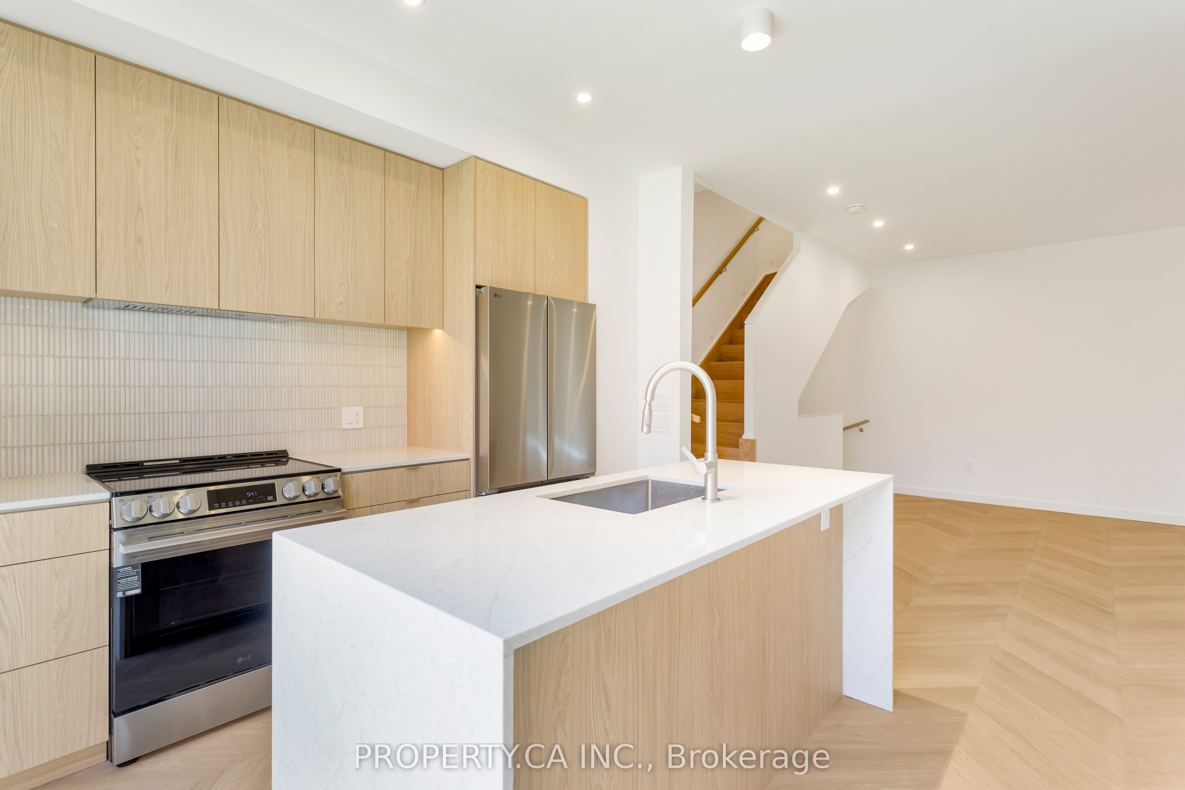 Unit Unit 2 - 301 Keele Street, Toronto 5
