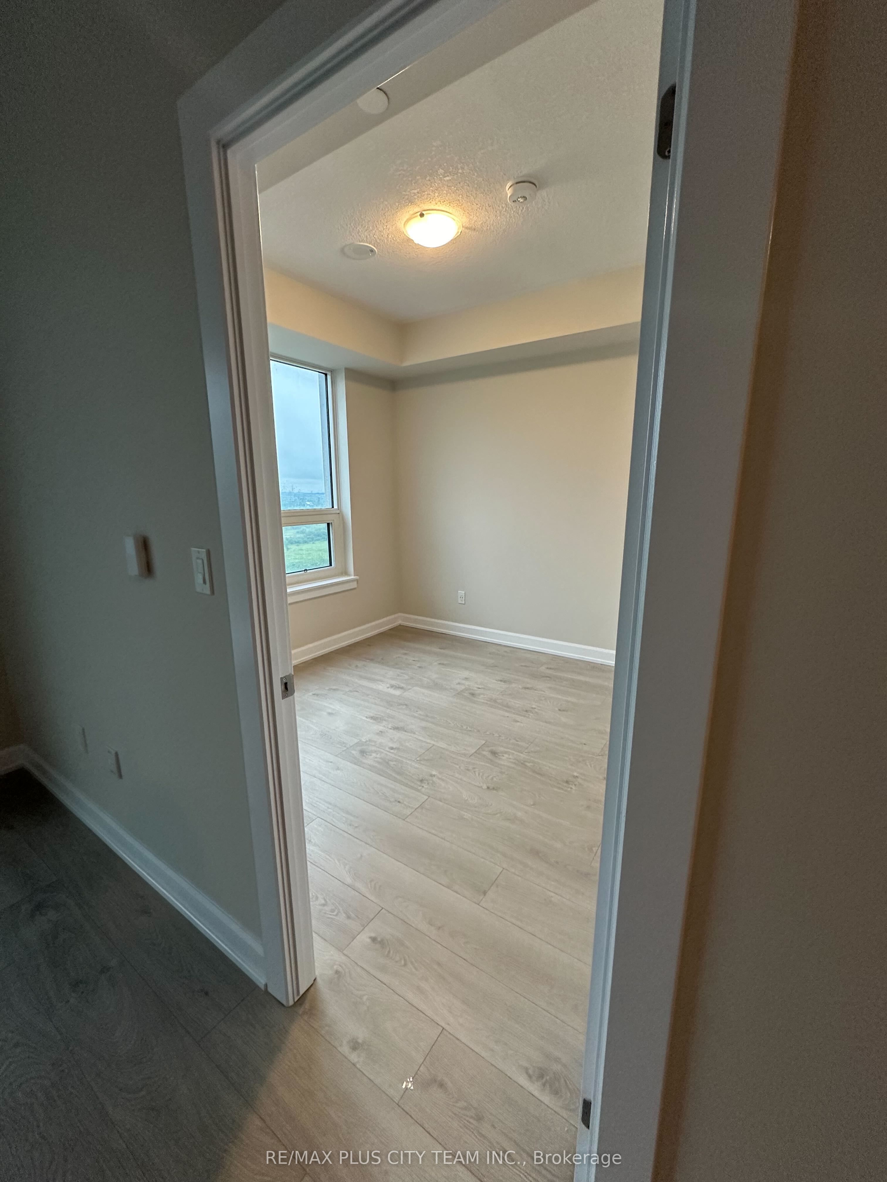 Unit 1606 - 3220 William Coltson Avenue, Oakville 5