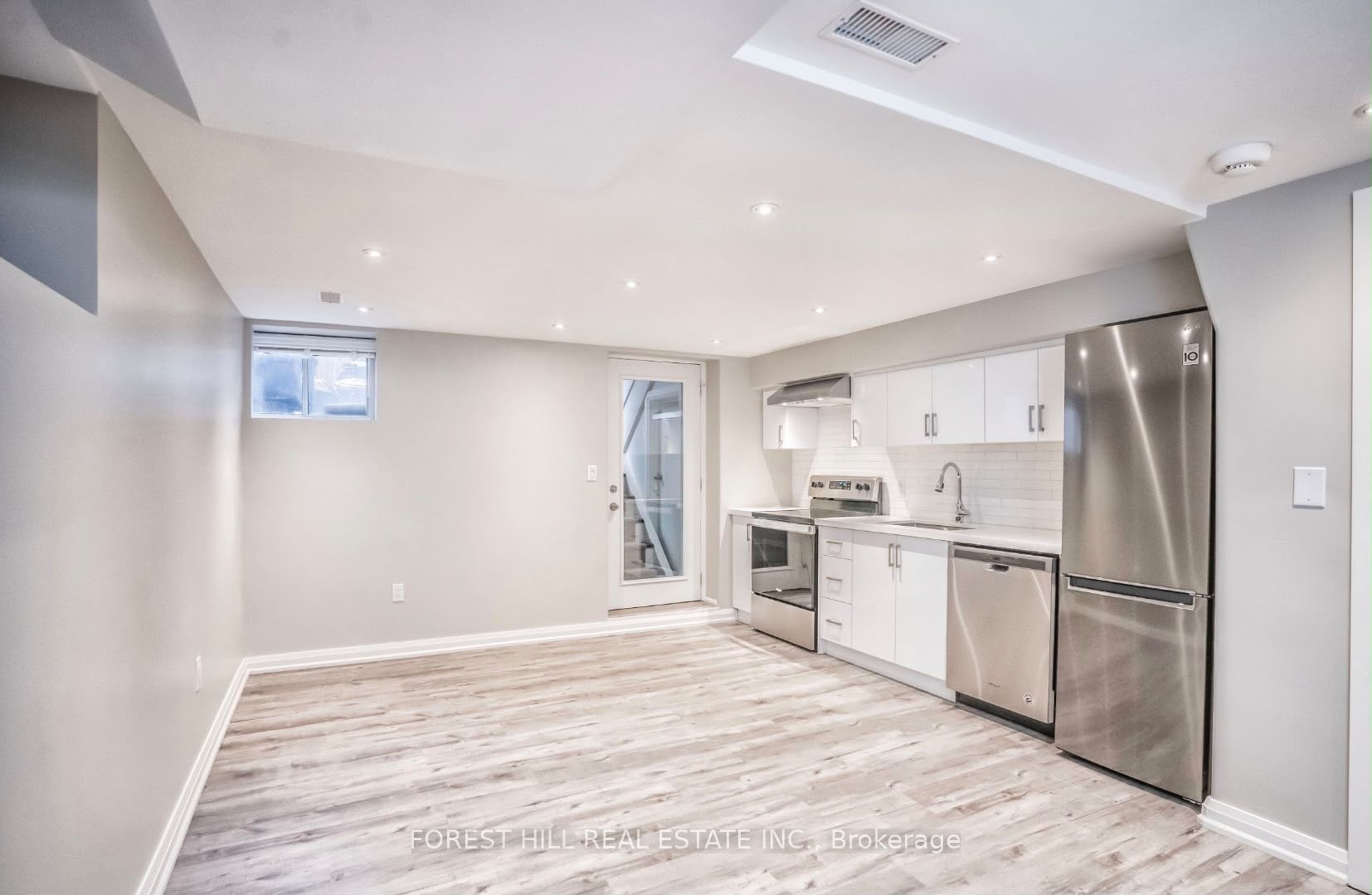 Unit Bsmt - 34 Kenneth Avenue, Toronto 5