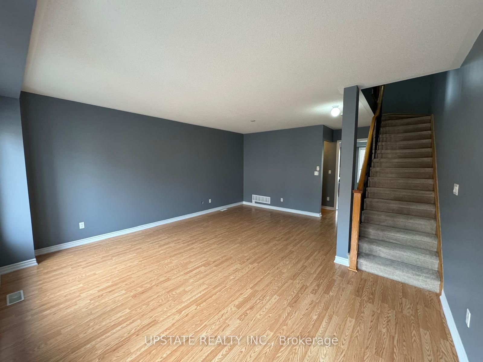 29 Magdalene Crescent, Brampton 5