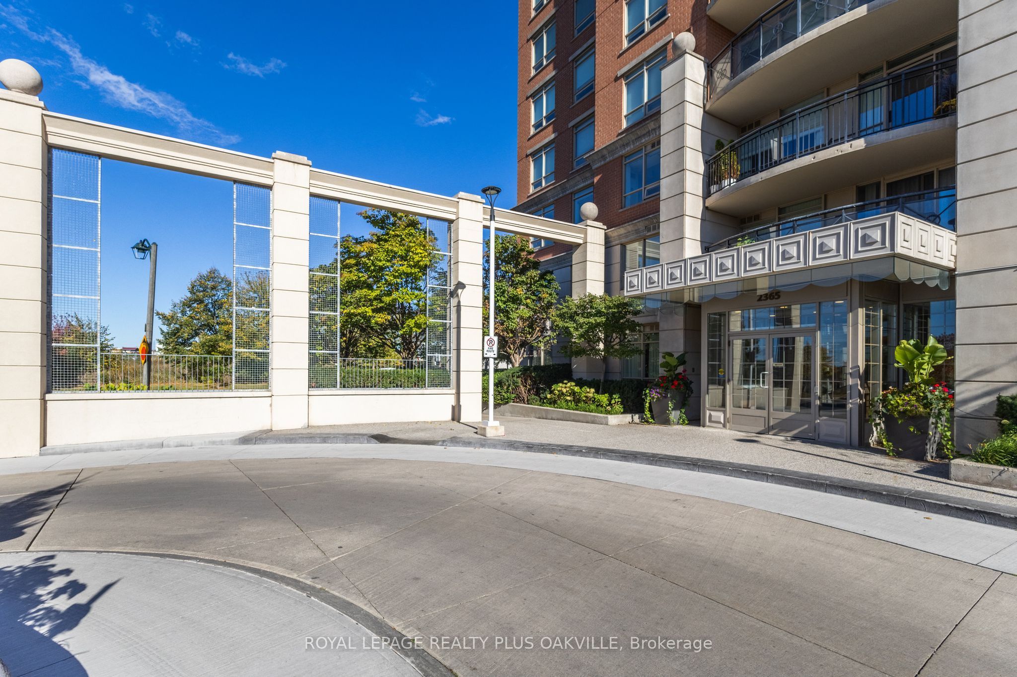 Unit 206 - 2365 Central Park Drive, Oakville 4