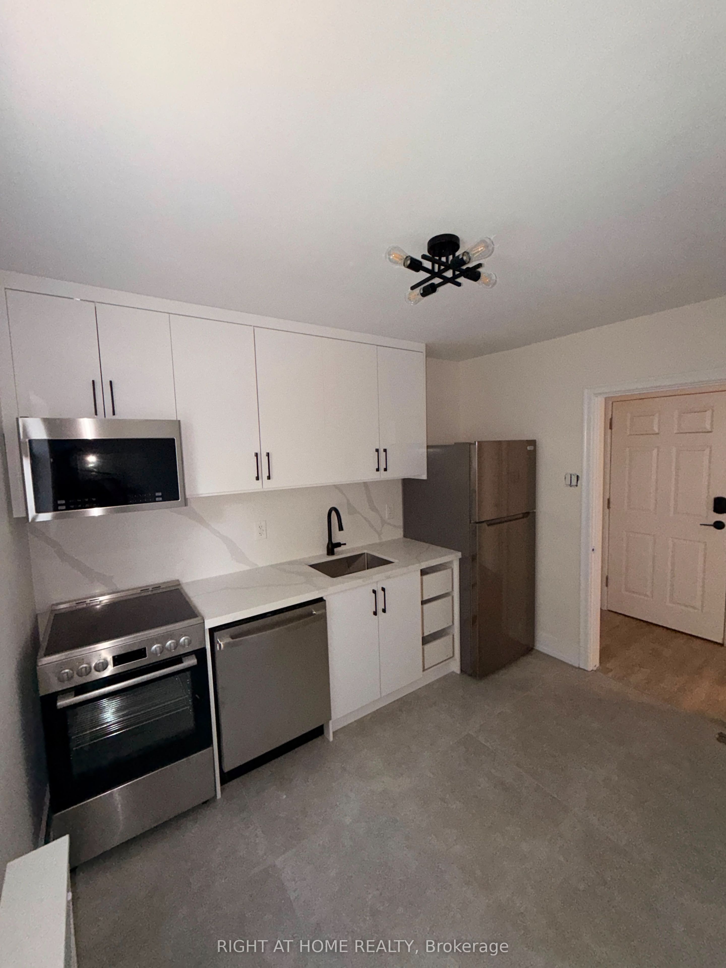 Unit 203 - 3384 Lake Shore Boulevard W, Etobicoke 3