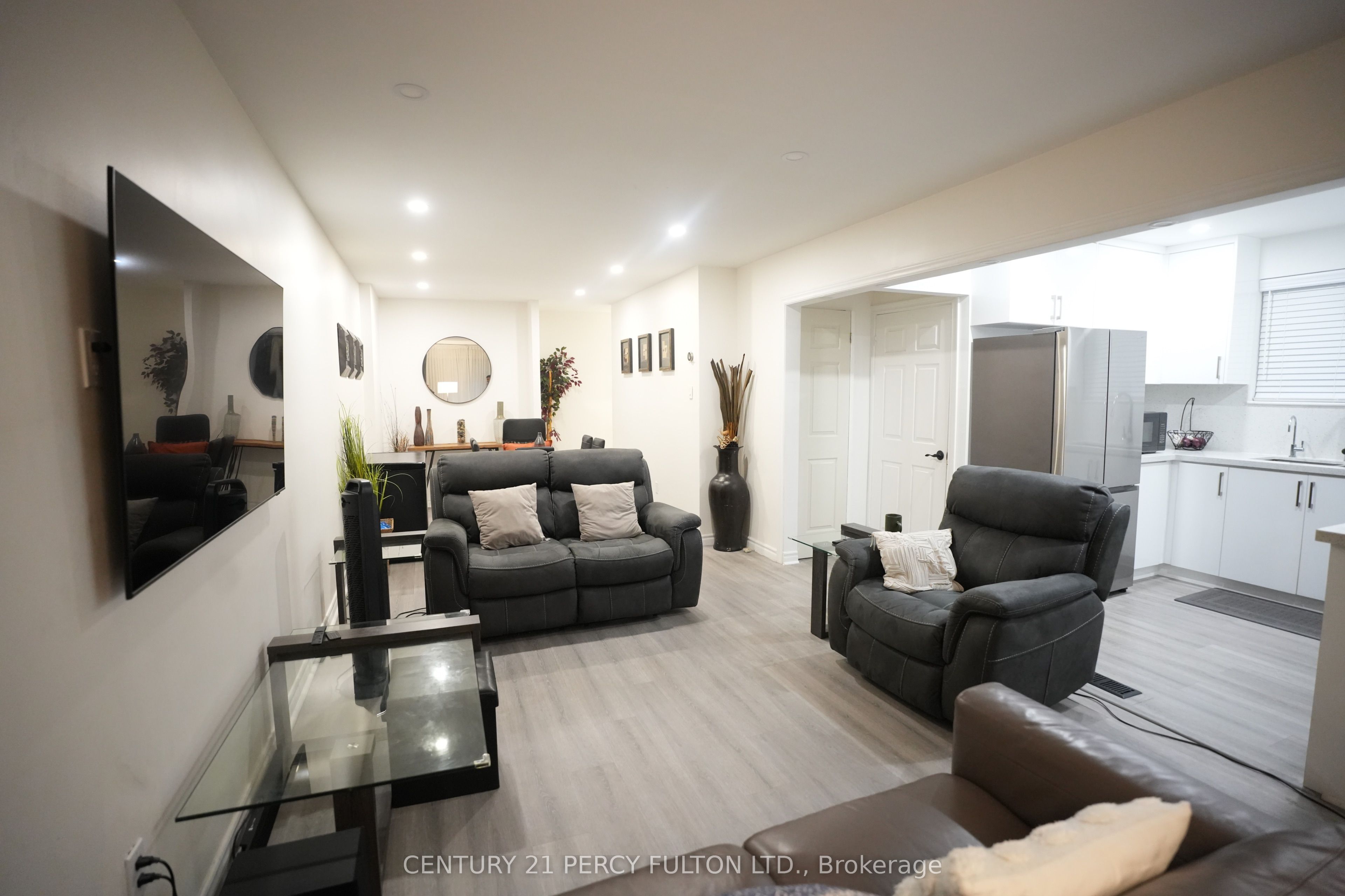 Unit Main - 117 Cordella Avenue, Toronto 3