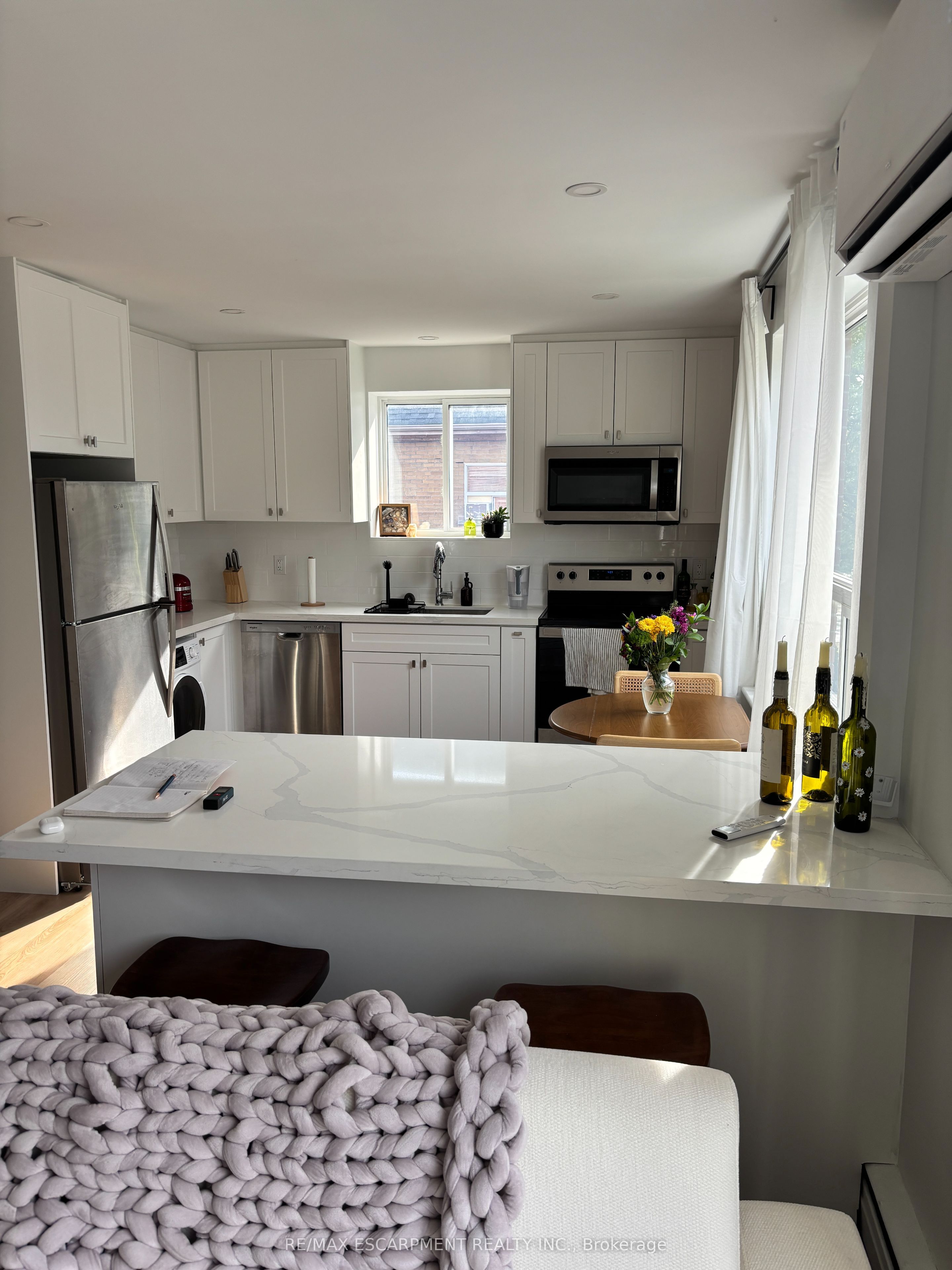 Unit 4 - 2160 Ghent Avenue, Burlington 3