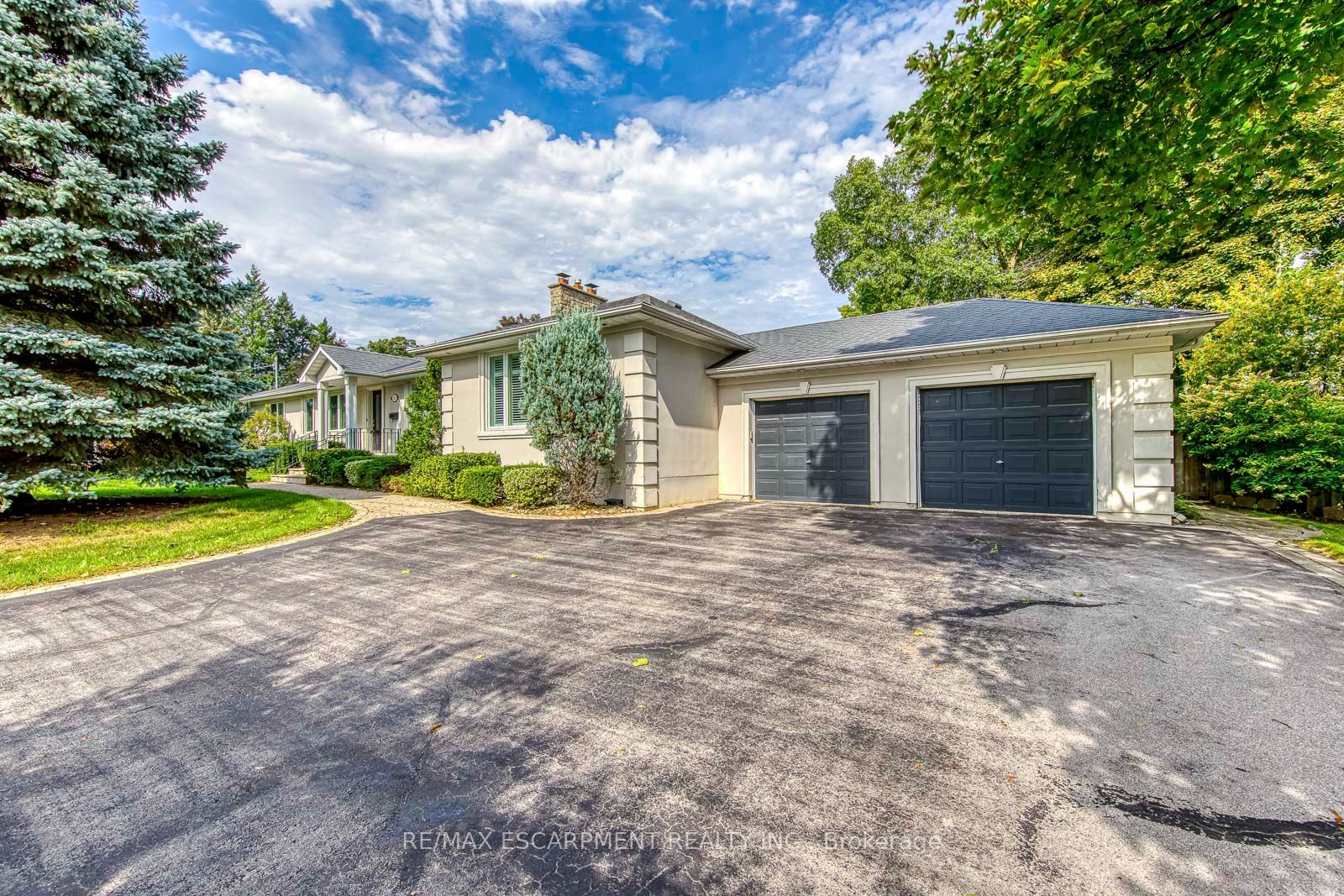 281 Pinehurst Drive, Oakville 4
