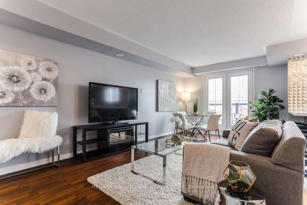 Unit 10 - 2579 Sixth Line, Oakville 4