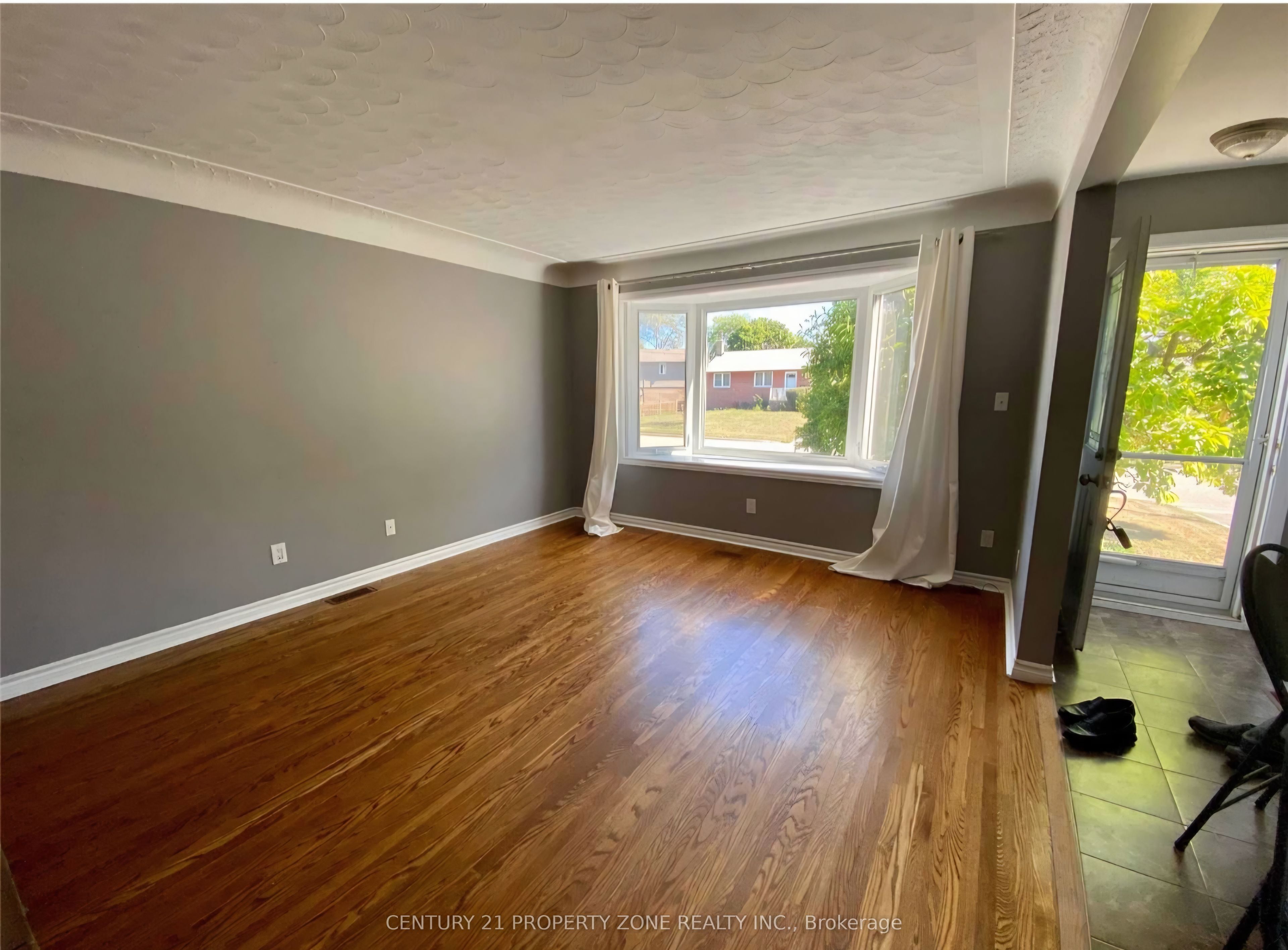 5439 Cornwall Crescent, Burlington 3