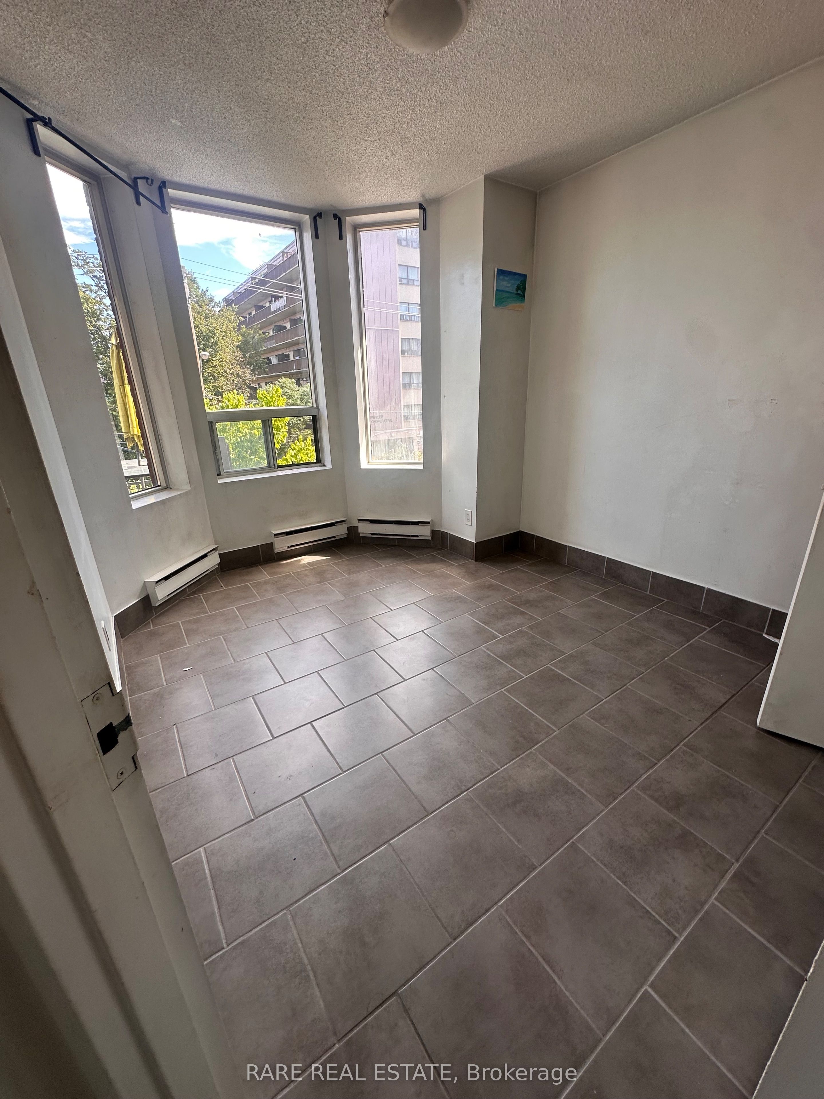 Unit 5 - 120 Spencer Avenue, Toronto 2