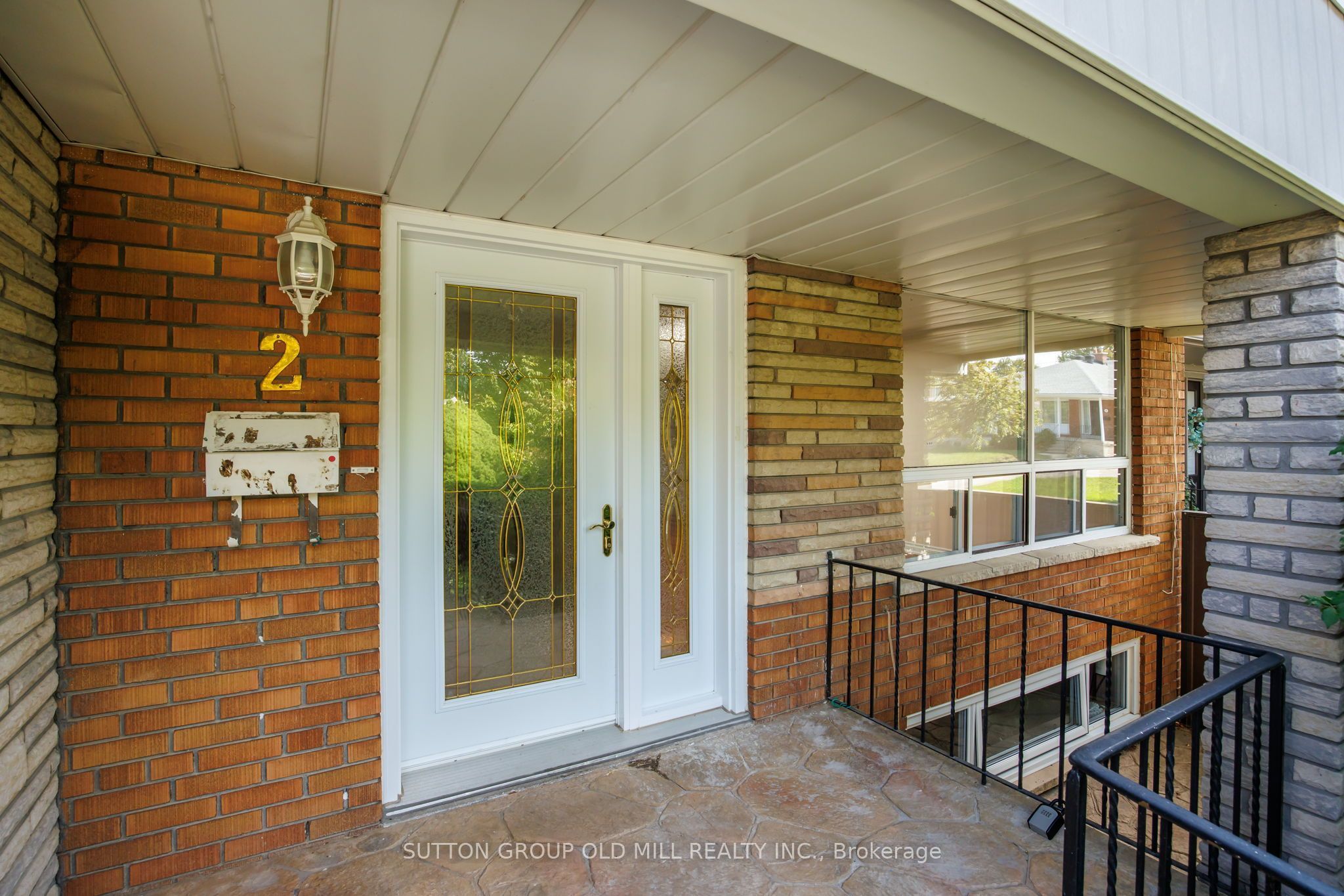 2 Leita Court, Etobicoke 2