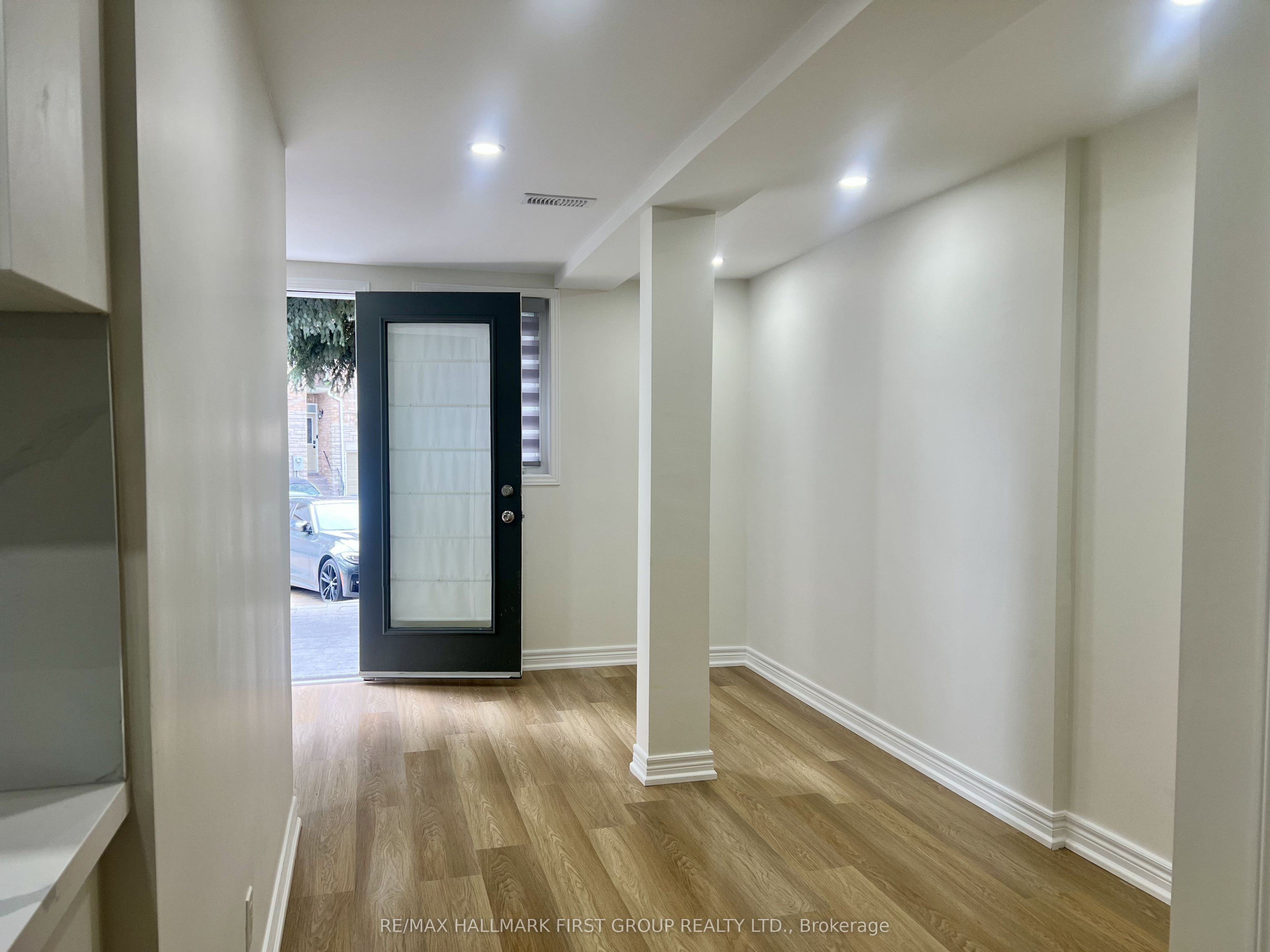 31 Shining Star Crescent, Toronto 3