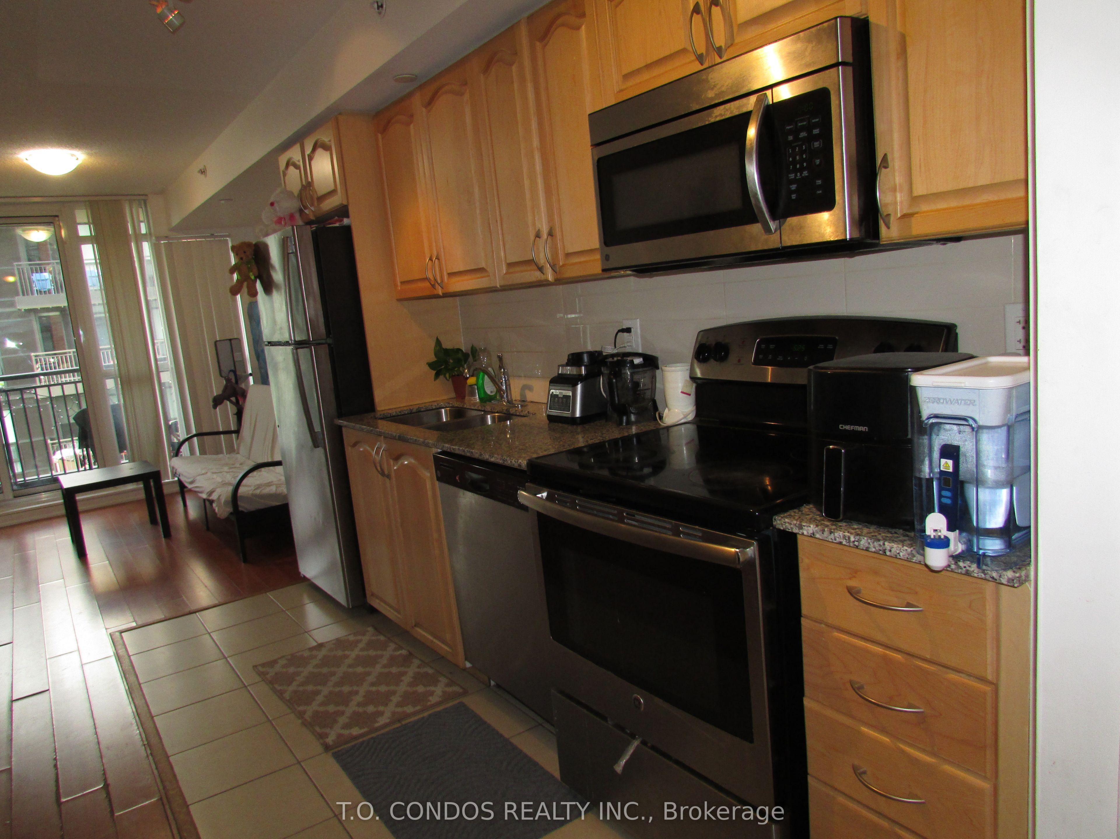 Unit 1103 - 830 Lawrence Avenue W, North York 4