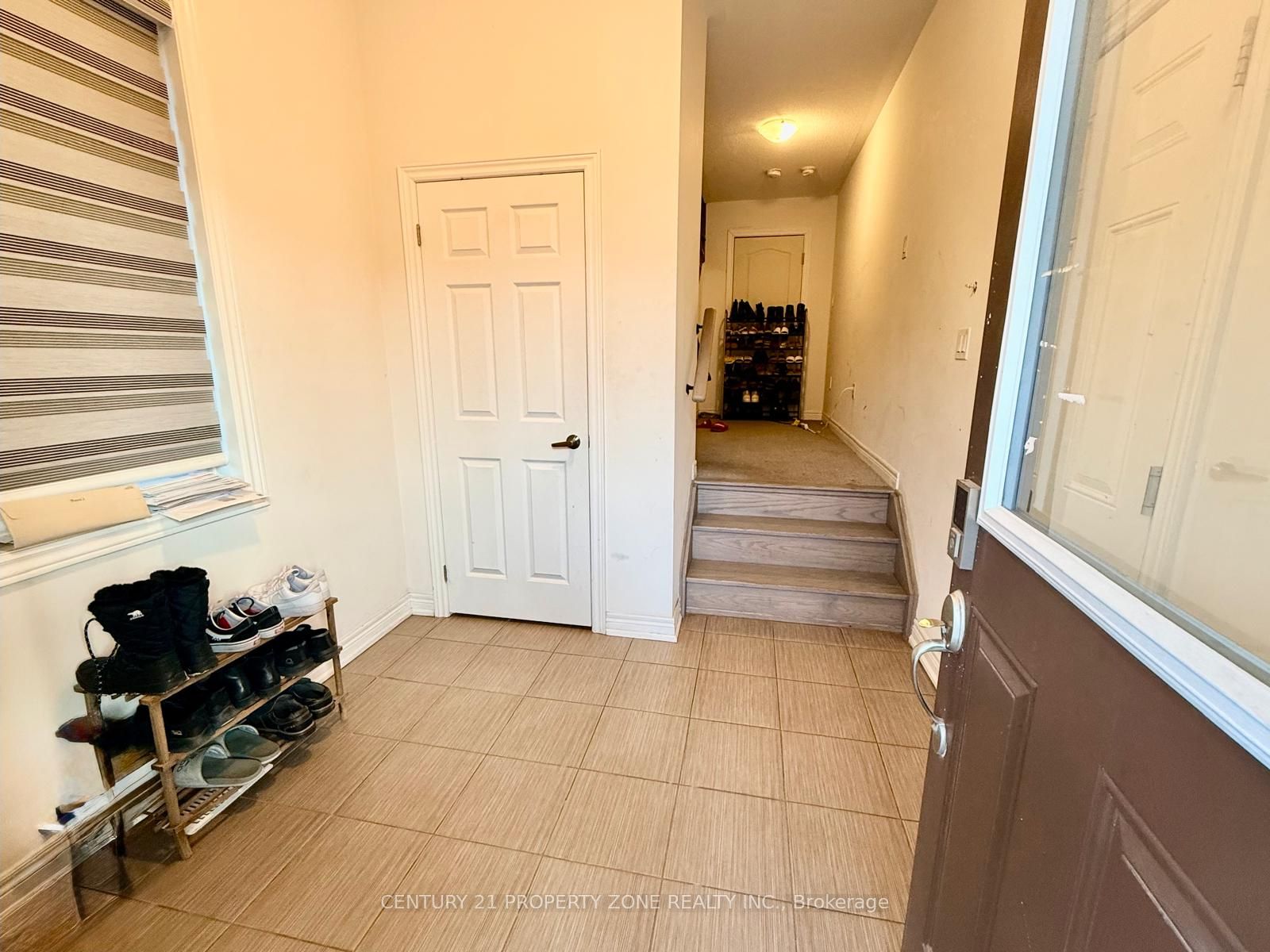 Unit Main/Upper - 31 Hashmi Place, Brampton 4