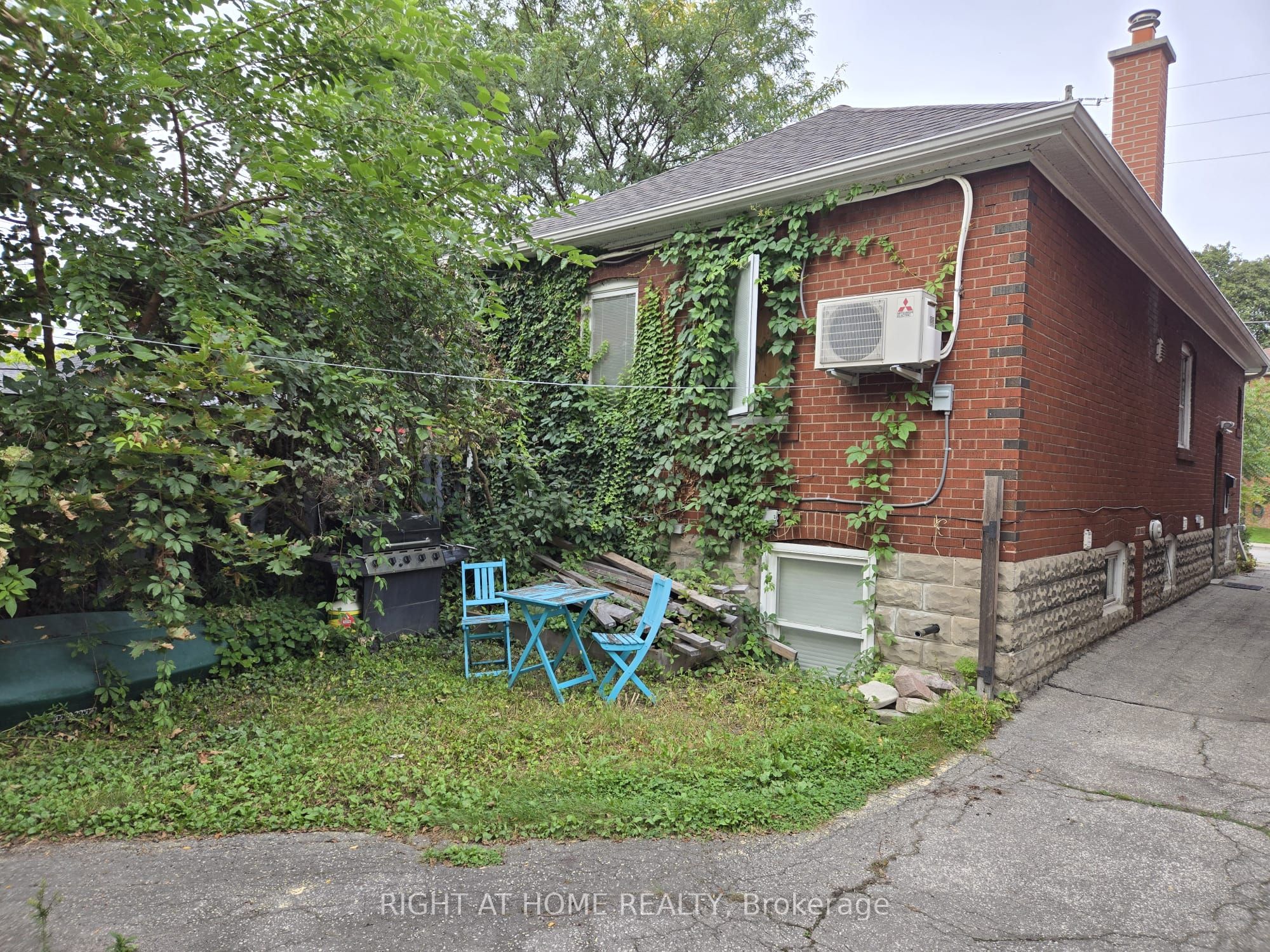 24 Third Street, Etobicoke 3