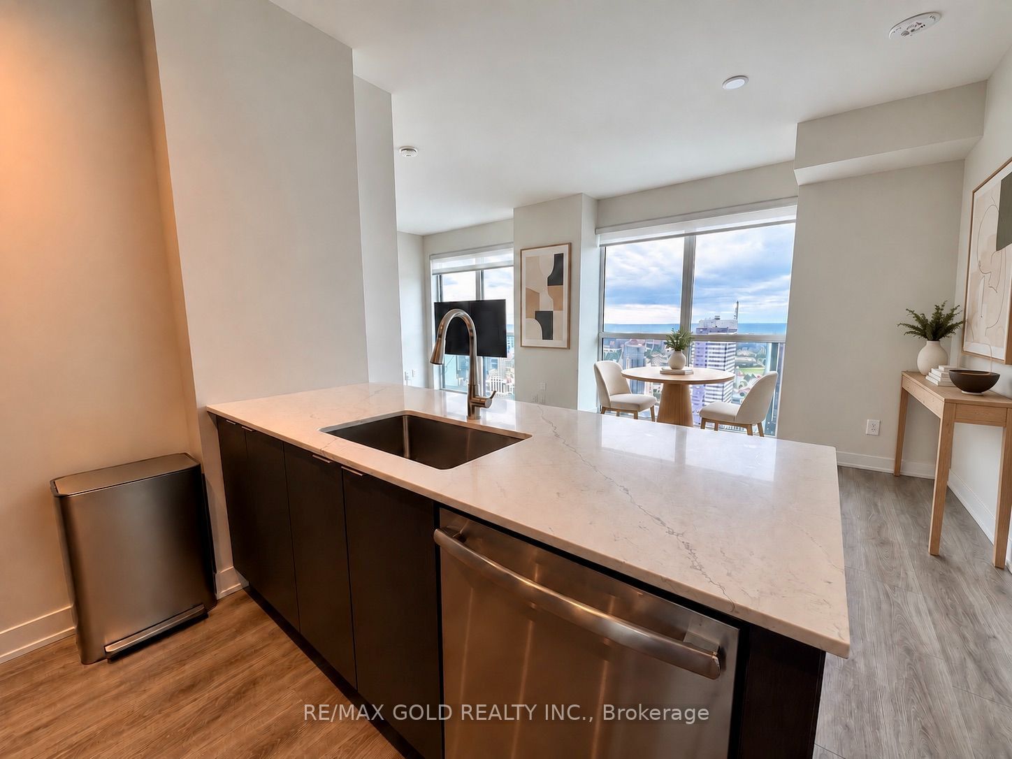 Unit 4403 - 430 Square One Drive, Mississauga 5