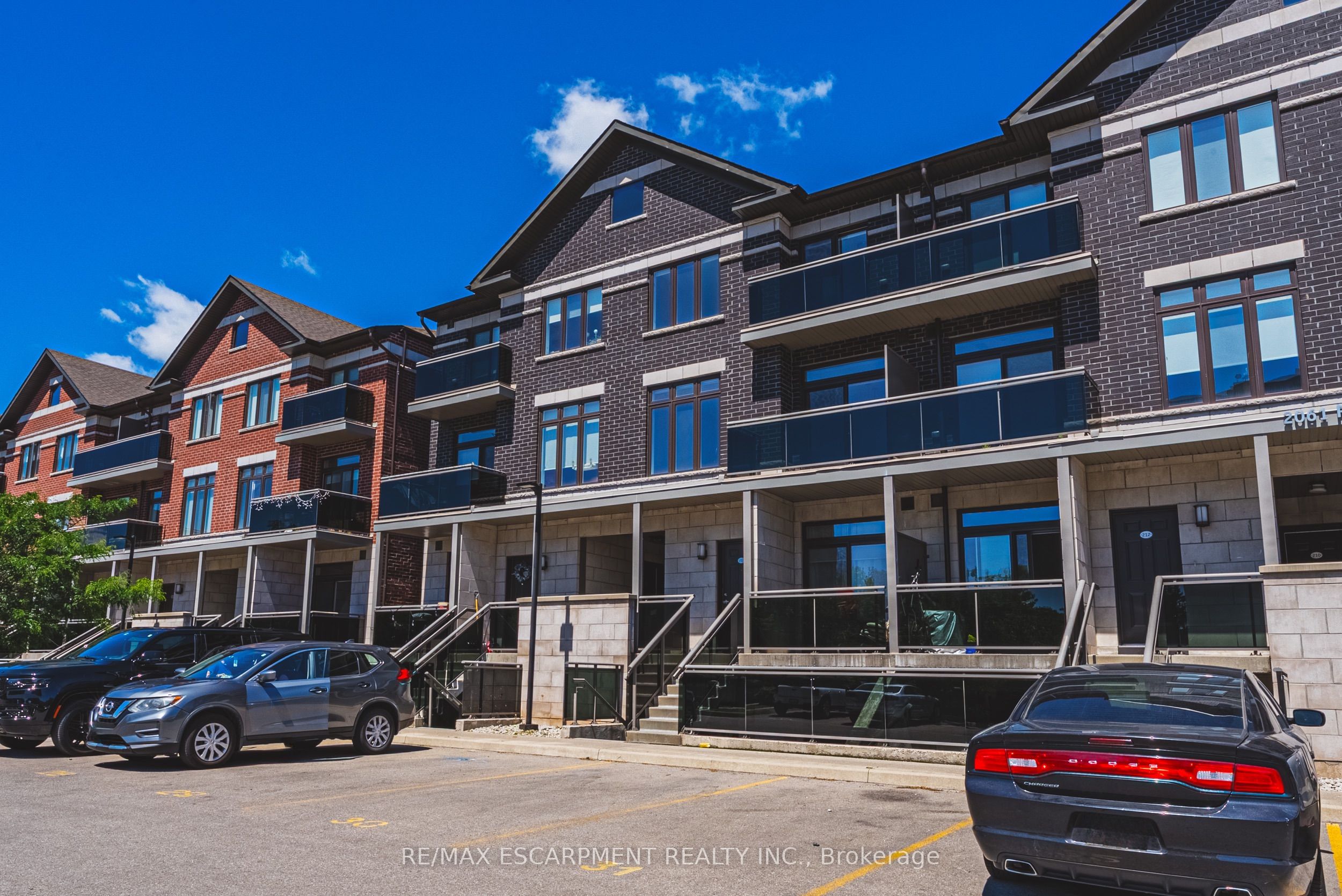 Unit 211 - 2061 Prospect Street, Burlington 2