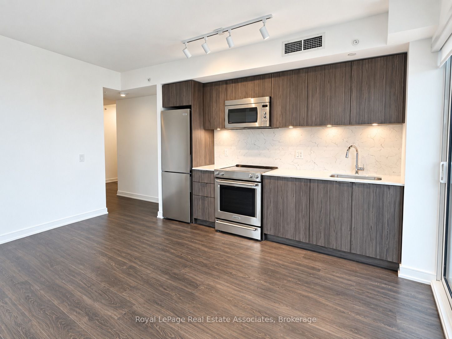 Unit PH2408 - 30 Samuel Wood Way, Etobicoke 4