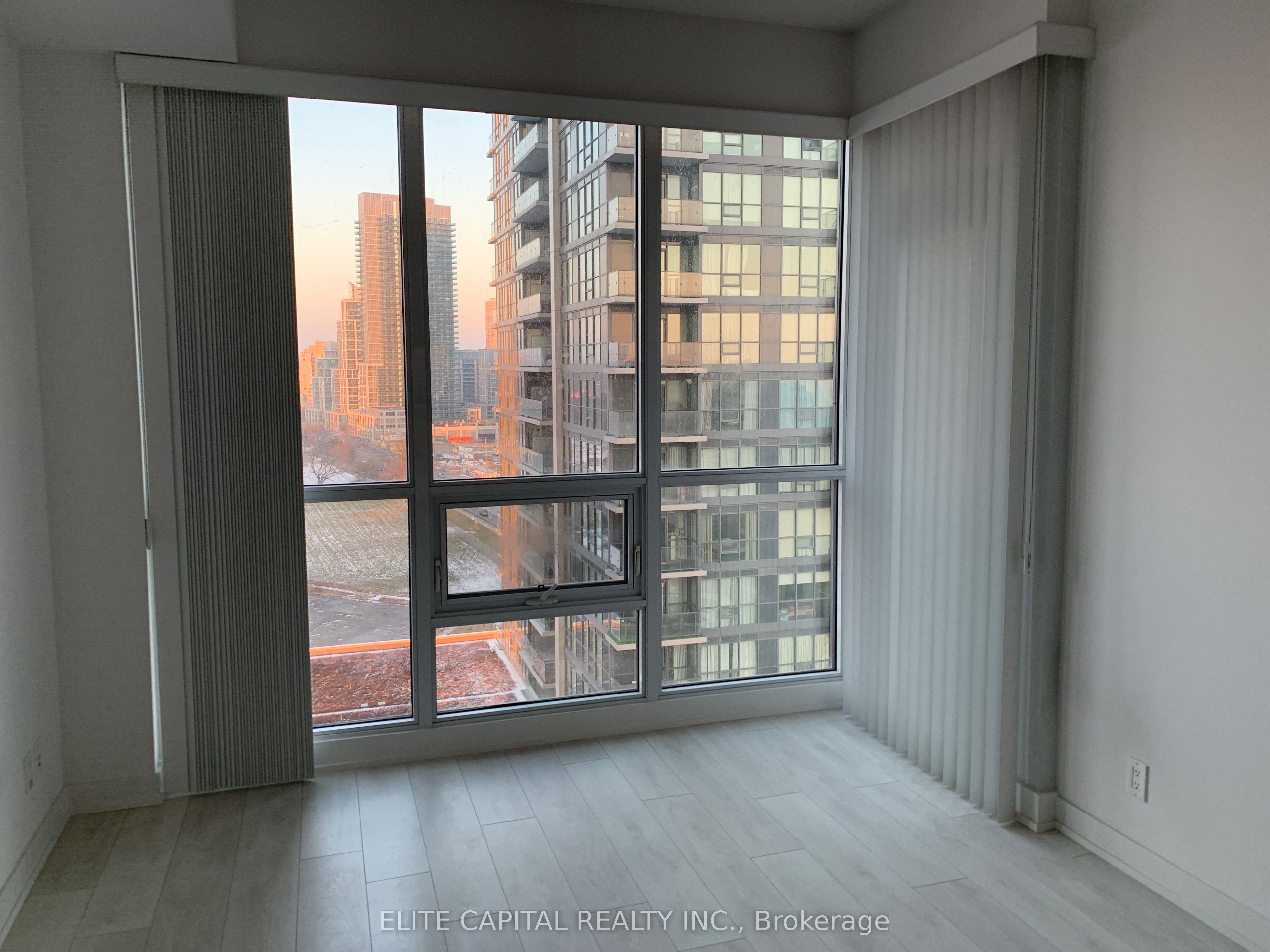 Unit 1810 - 2212 Lake Shore Boulevard W, Etobicoke 3