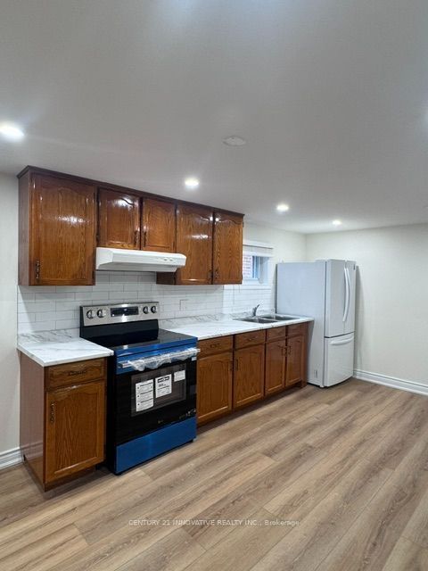 Unit lower level - 9 Capstan Court, North York 4