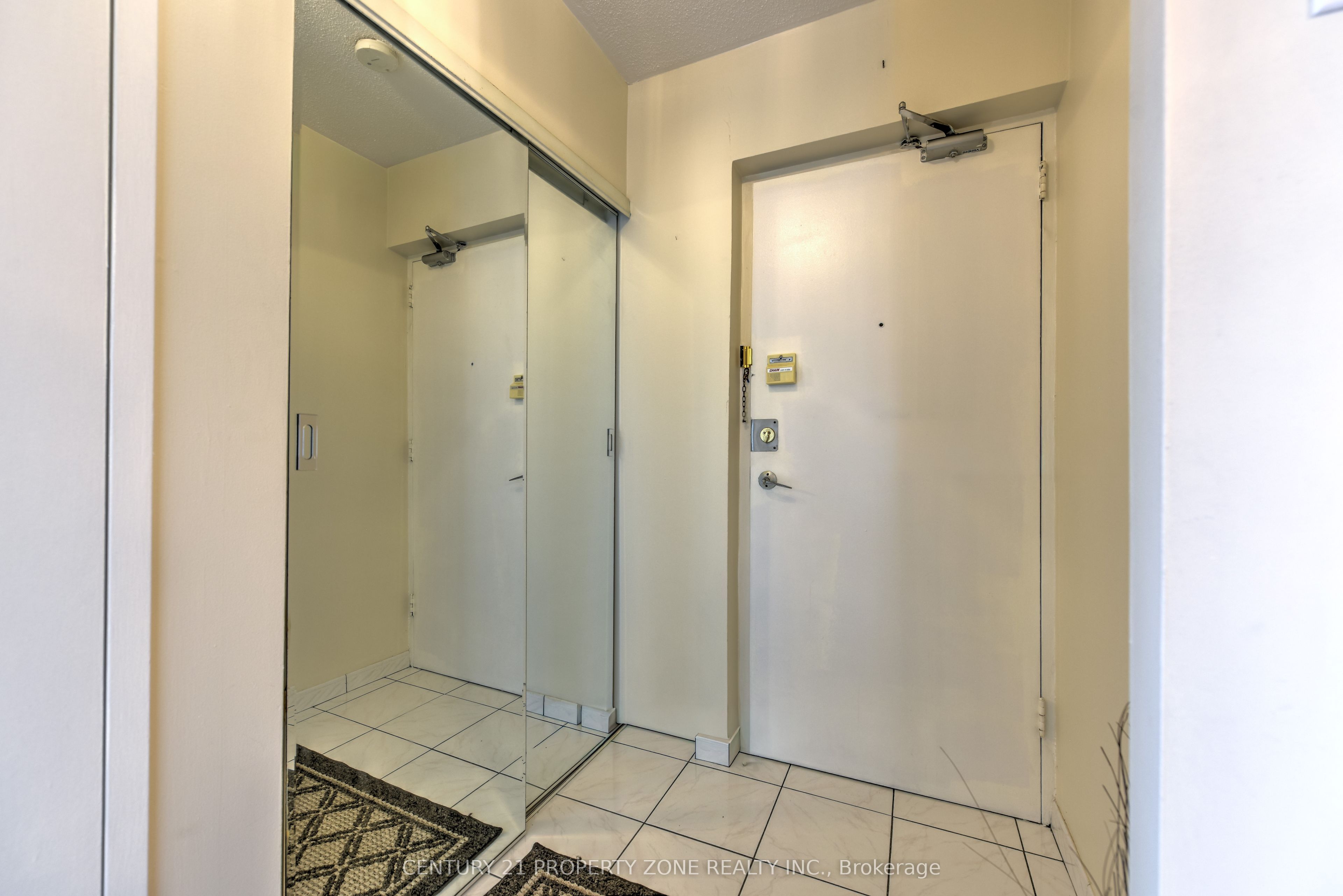 Unit 907 - 3025 Queen Frederica Drive E, Mississauga 5