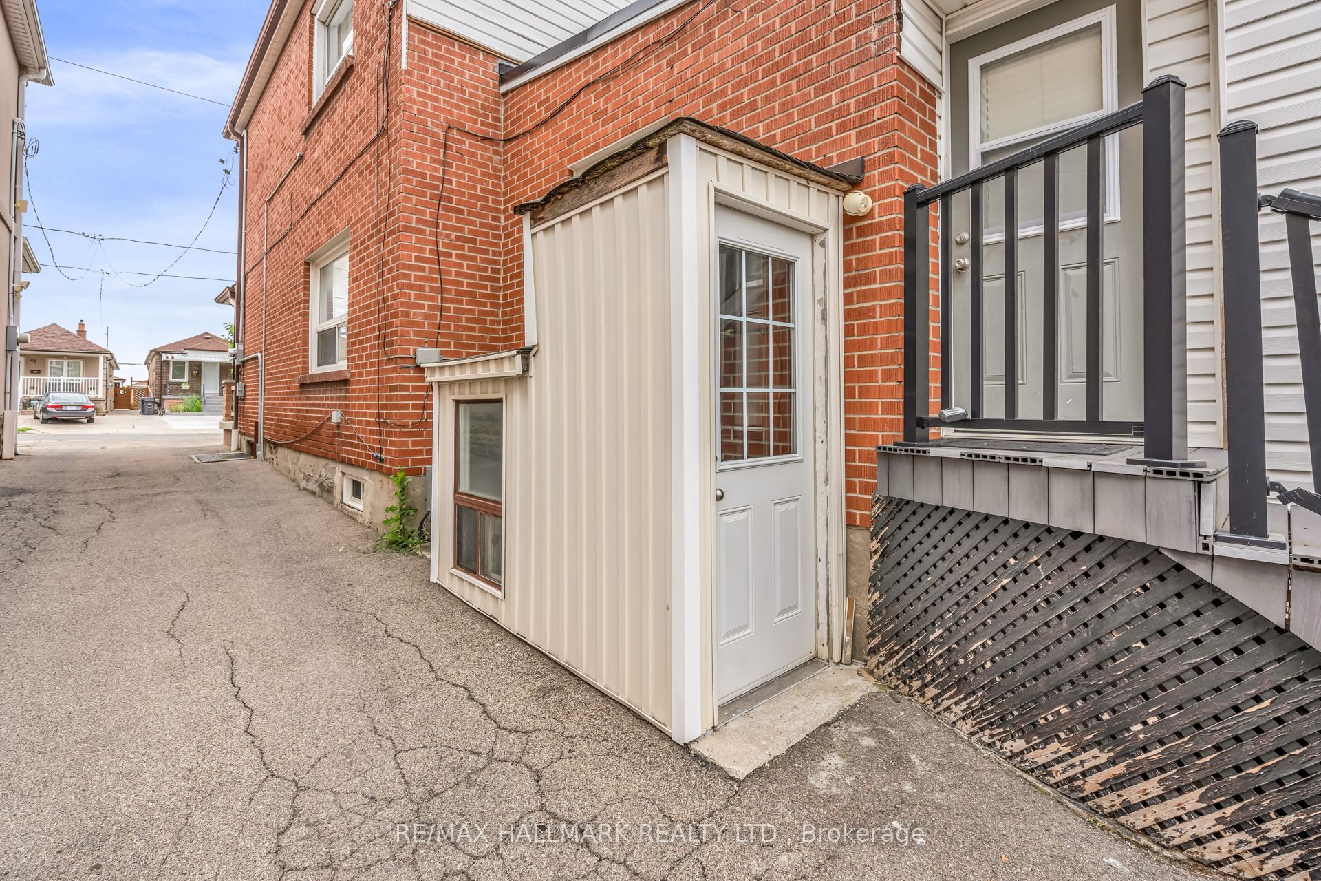 65 Kirknewton Road, Toronto 3