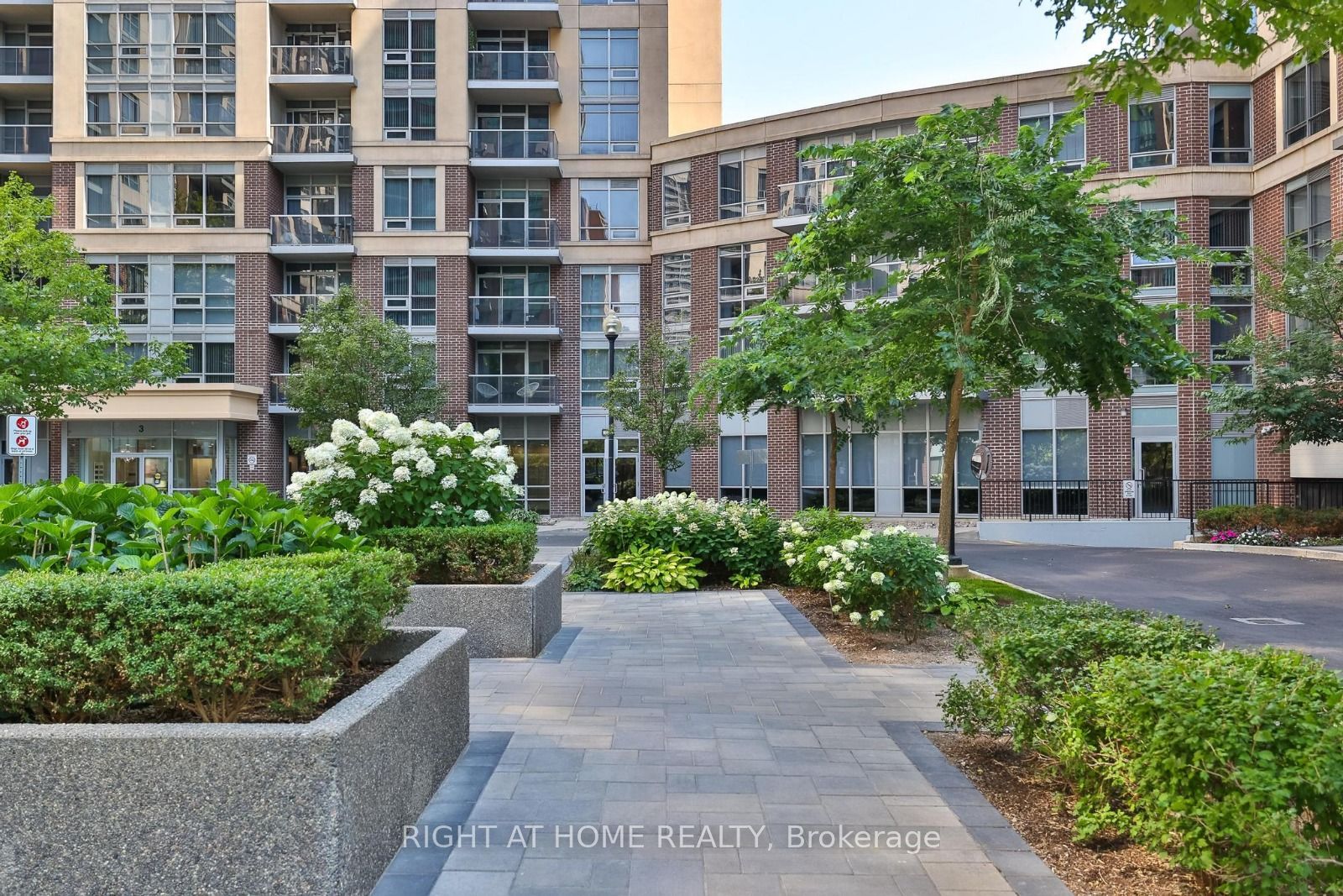 Unit 2402 - 3 Michael Power Place, Etobicoke 2