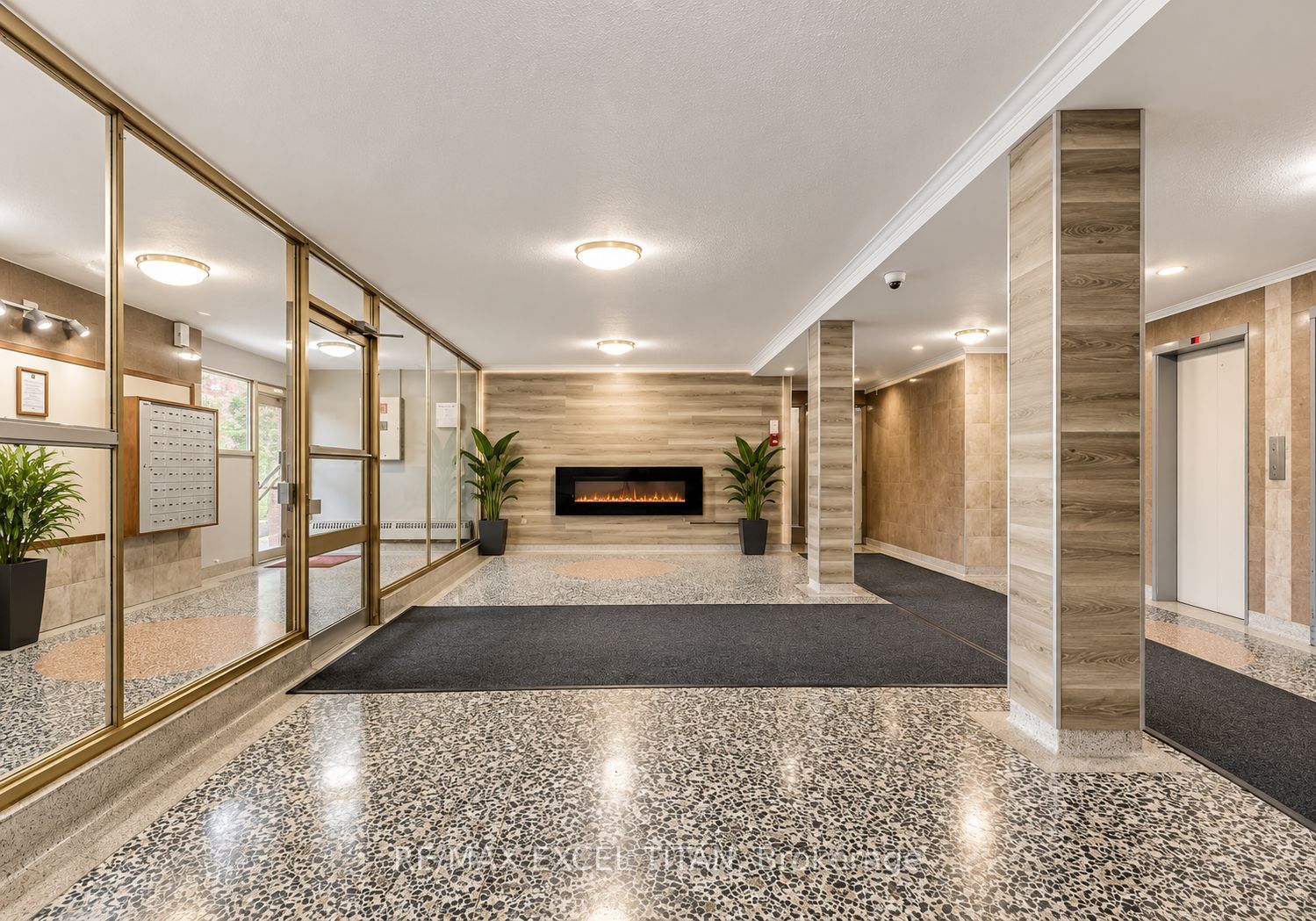 Unit 104 - 1524 Lawrence Avenue W, North York 2