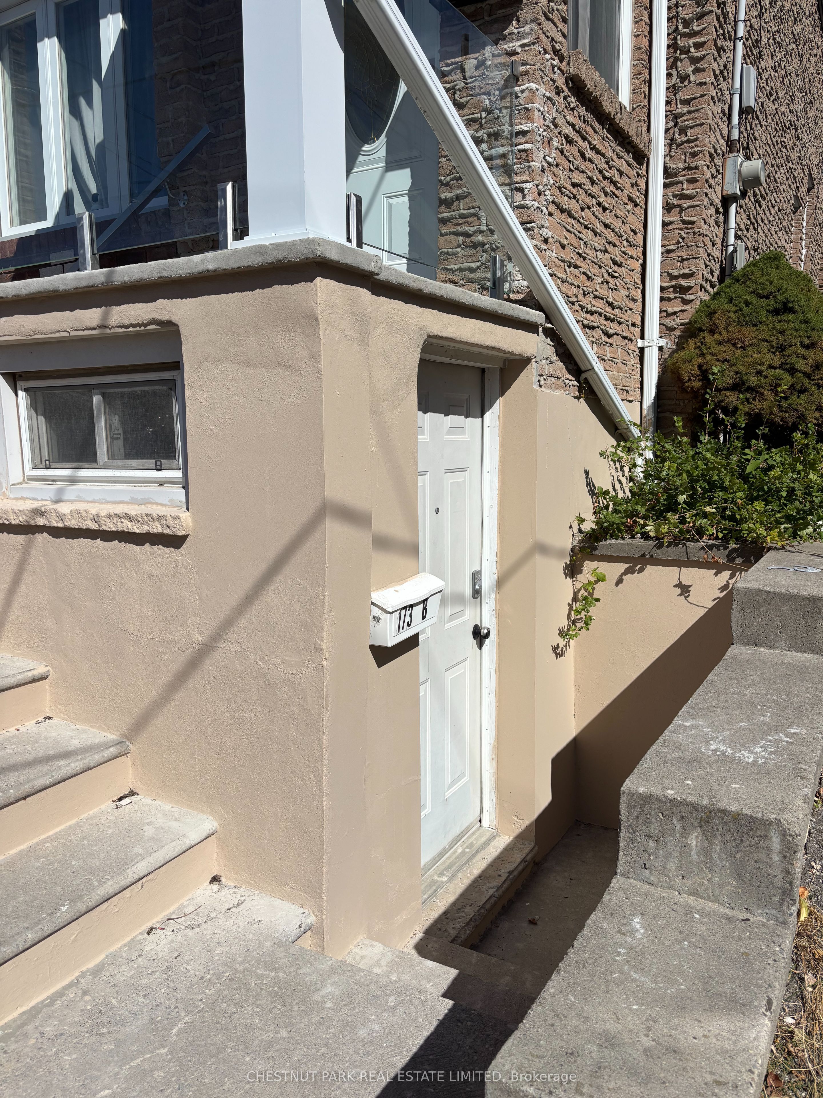 Unit Lower - 173 Chambers Avenue, Toronto 2