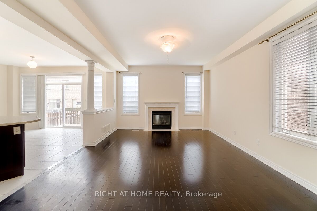 4644 Doug Wright Drive, Burlington 5