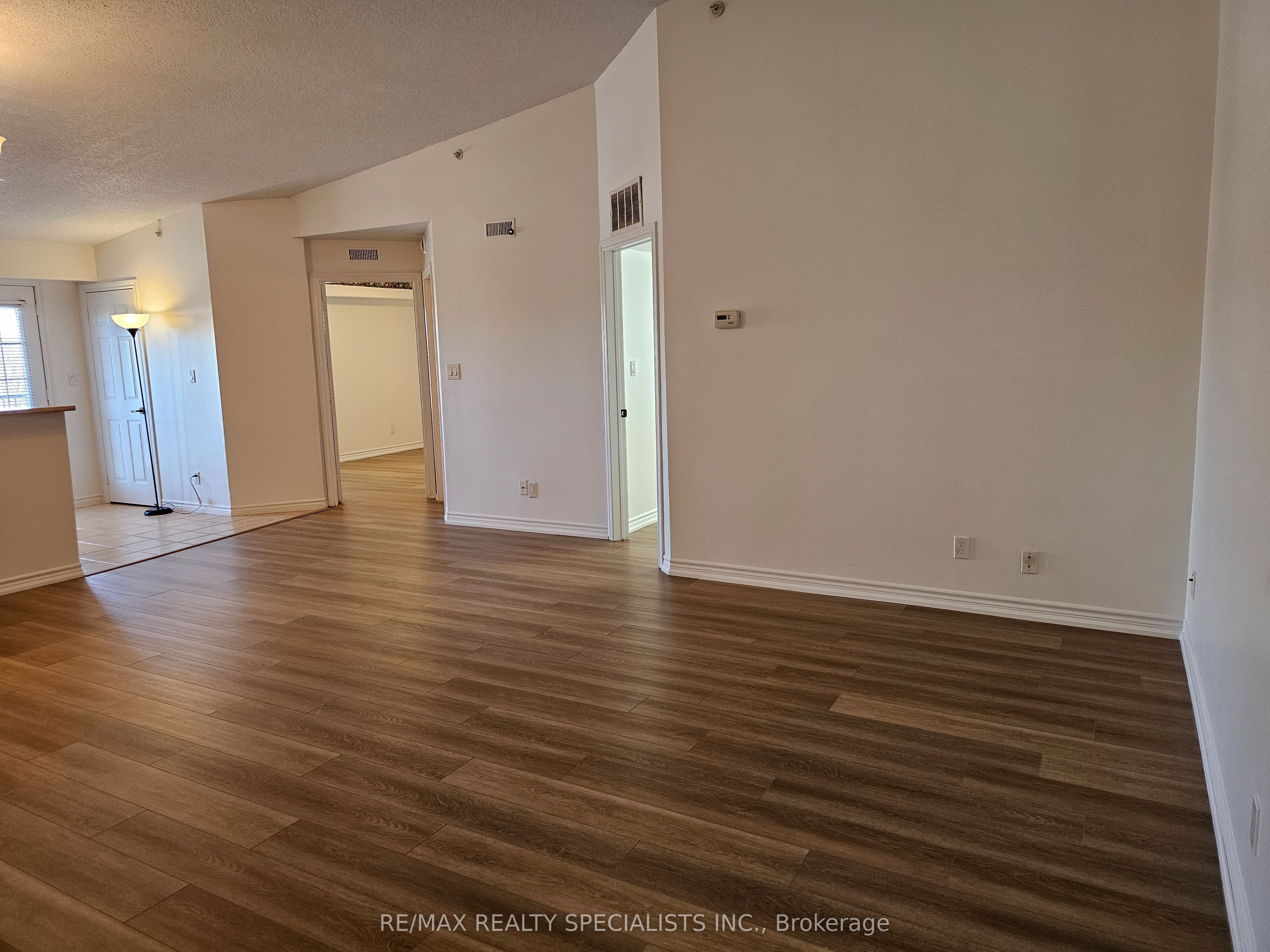 Unit 412 - 4025 Kilmer Drive, Burlington 2