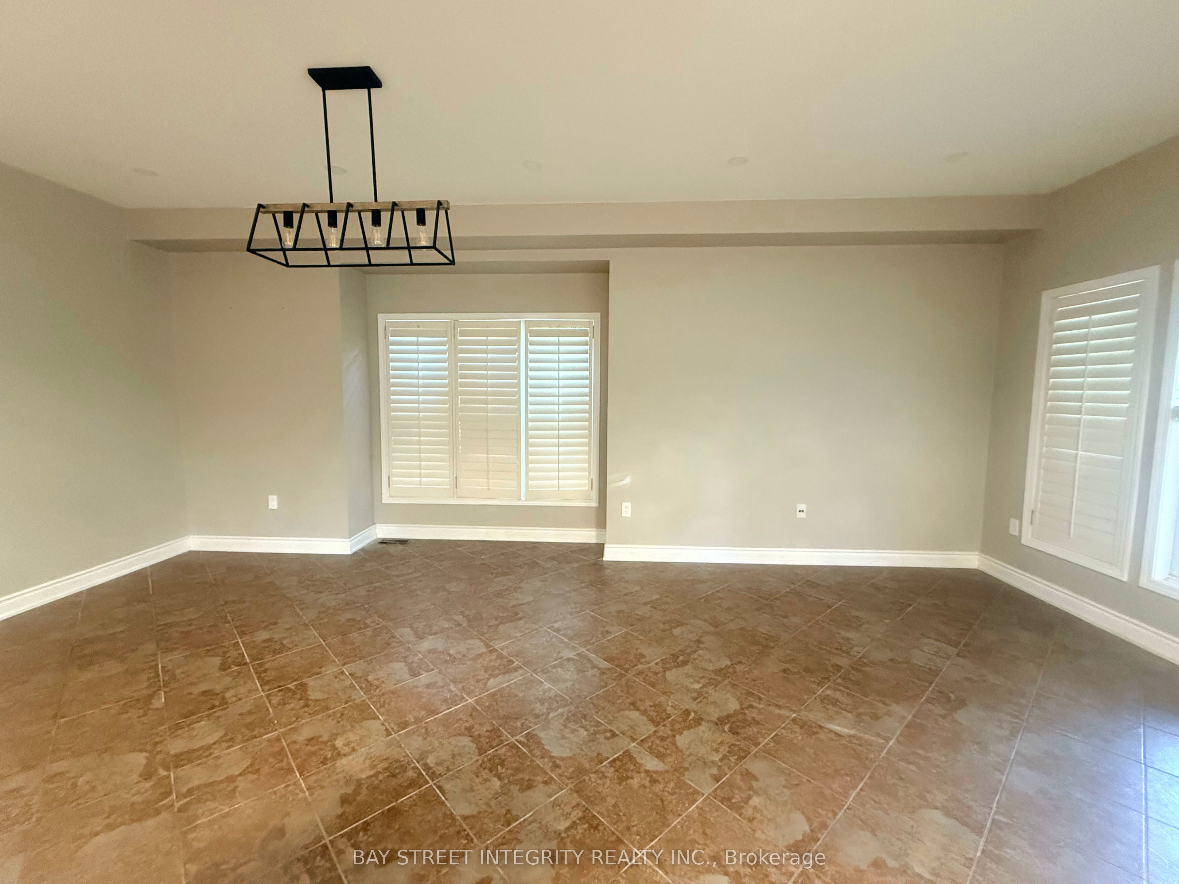 2198 Woodglen Crescent, Burlington 4