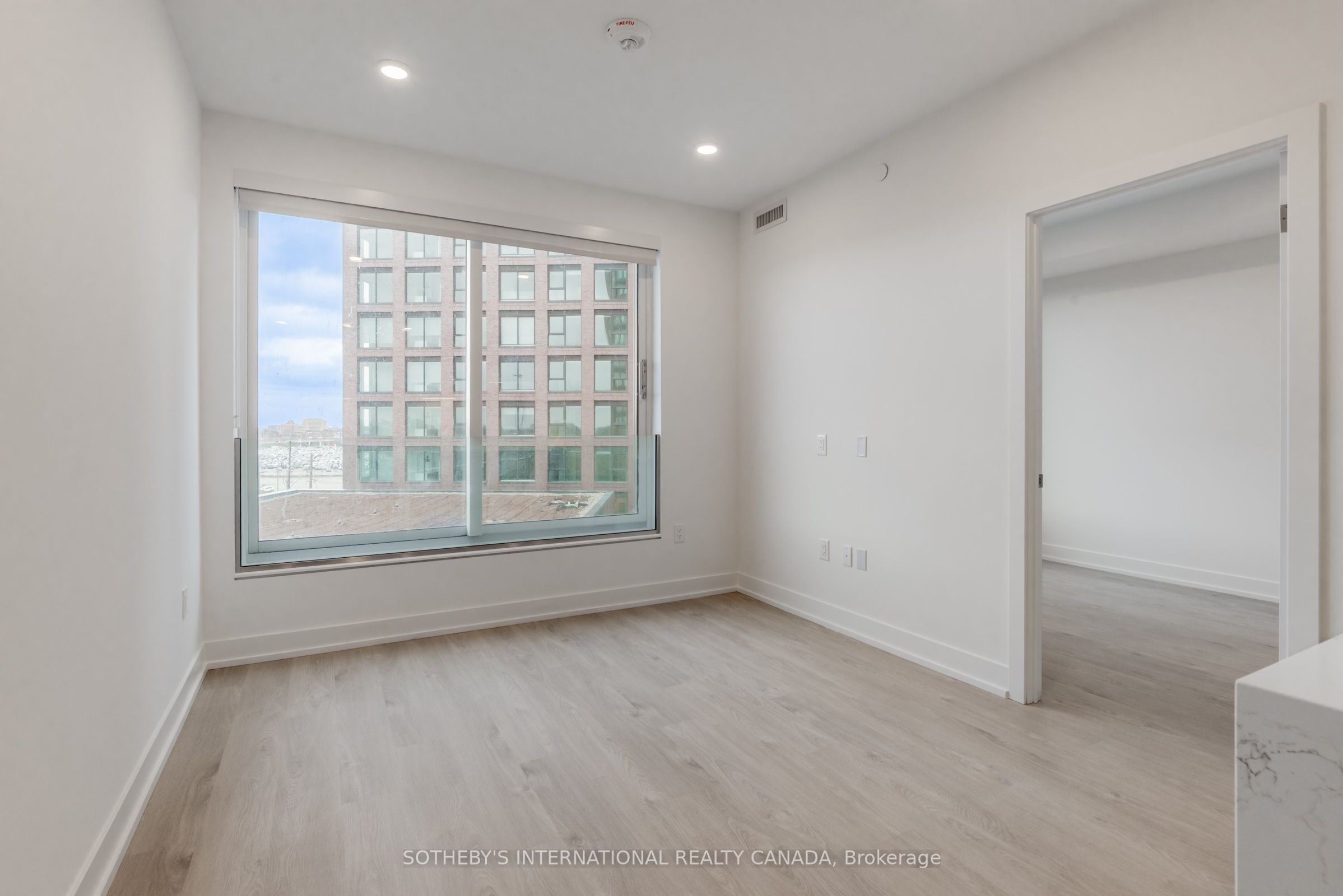 Unit 1003 - 31 York Garden Way, North York 4