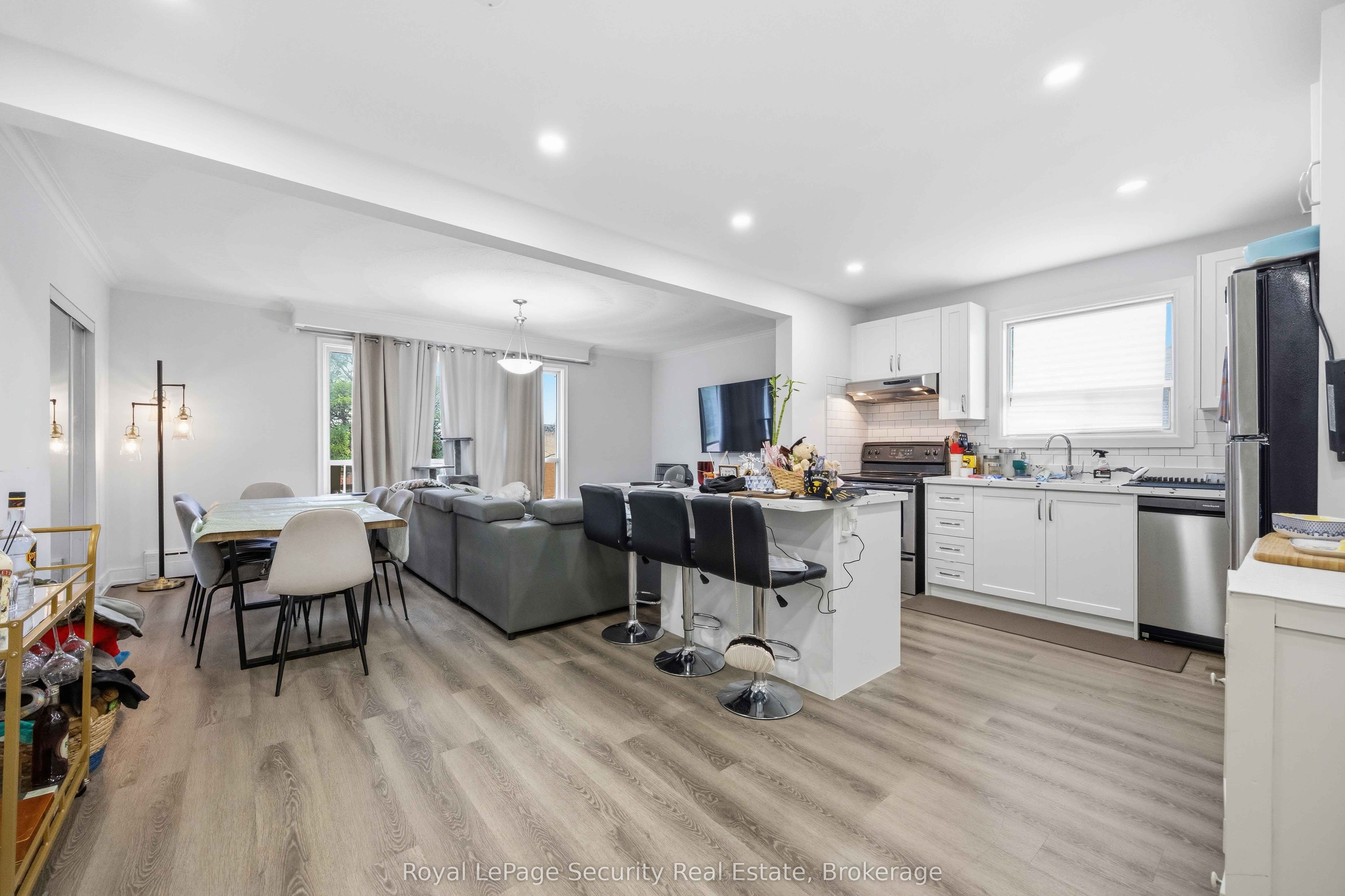 Unit 3 - 58 Leduc Drive, Etobicoke 4