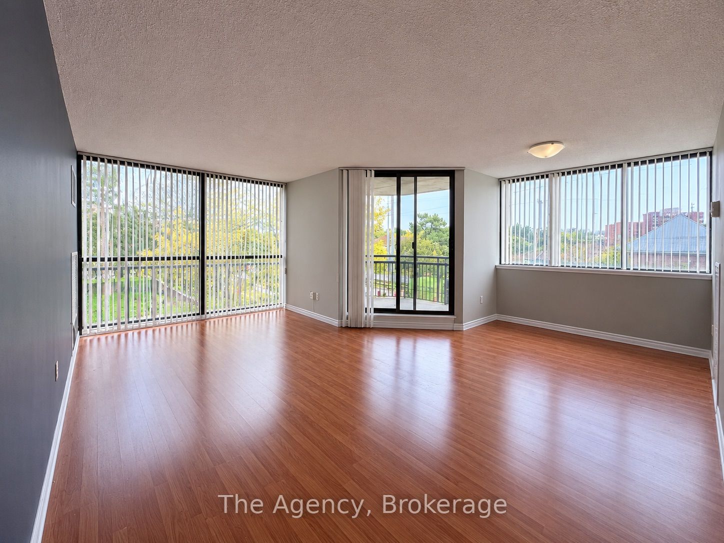 Unit 204 - 2200 Sherobee Road, Mississauga 2