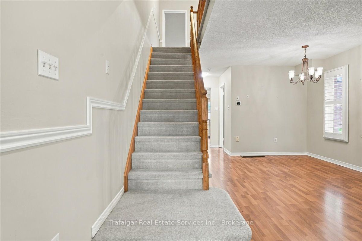 2212 Westoak Trails Boulevard, Oakville 4