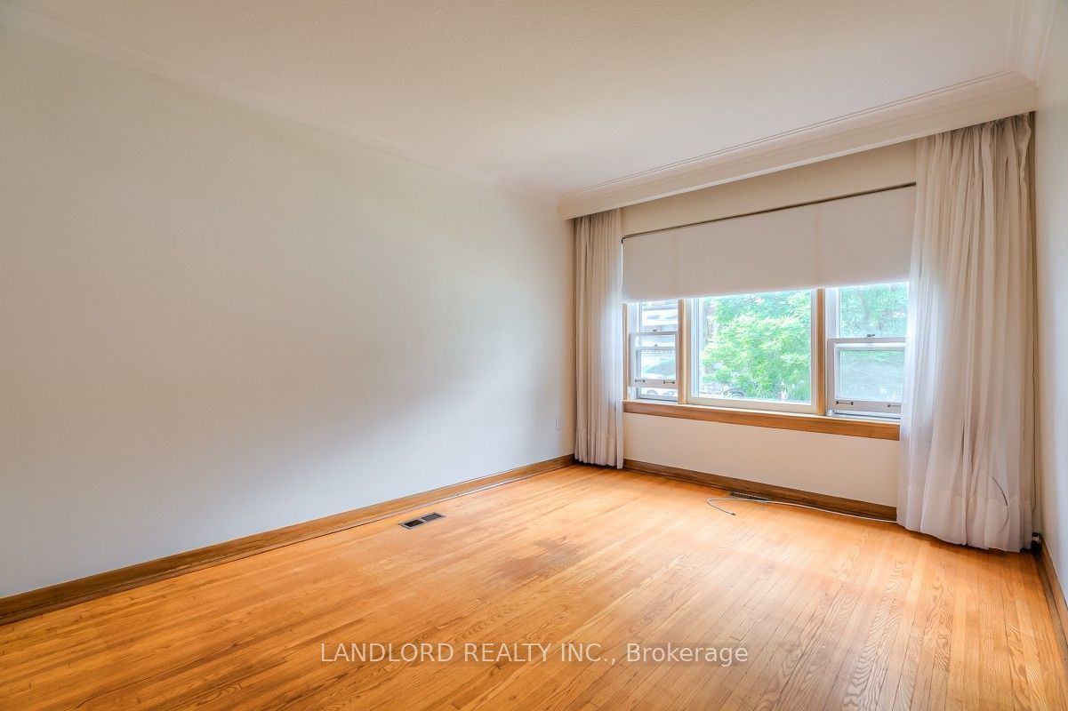 85 Greenlaw Avenue, Toronto 5