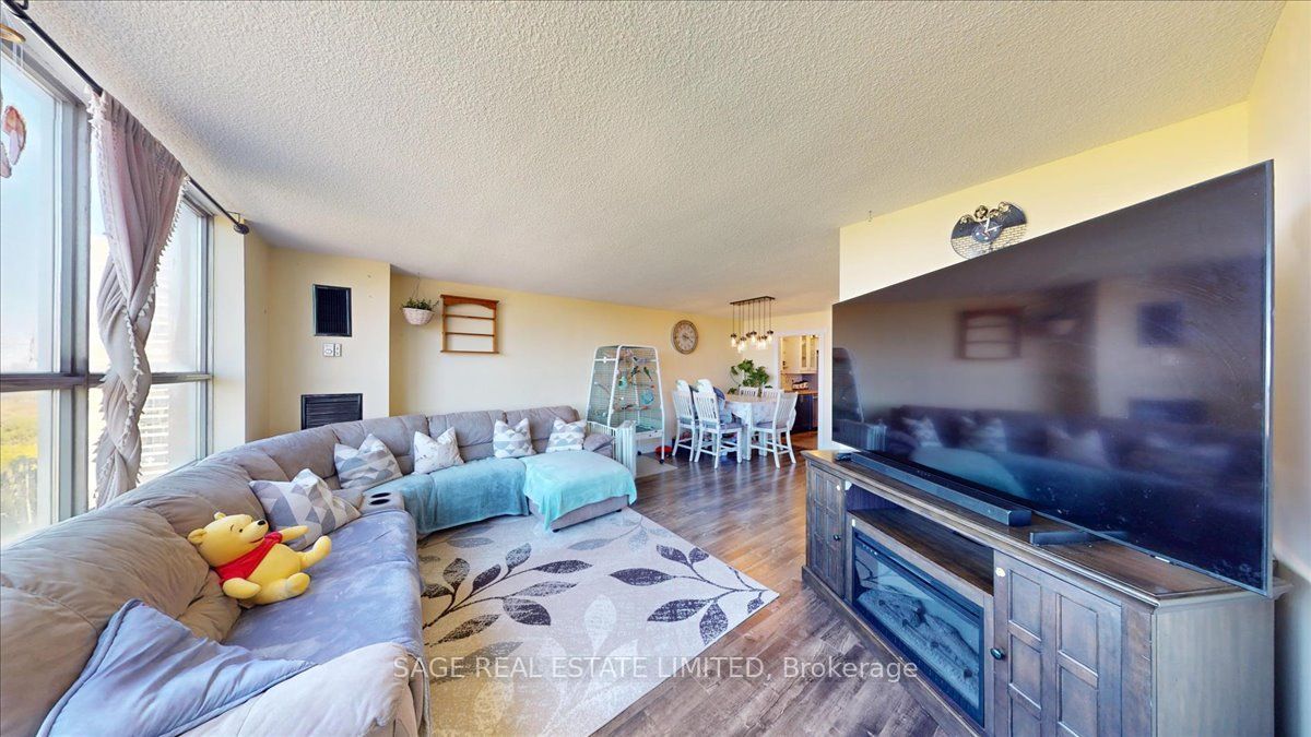 40 Panorama Court, Etobicoke 4