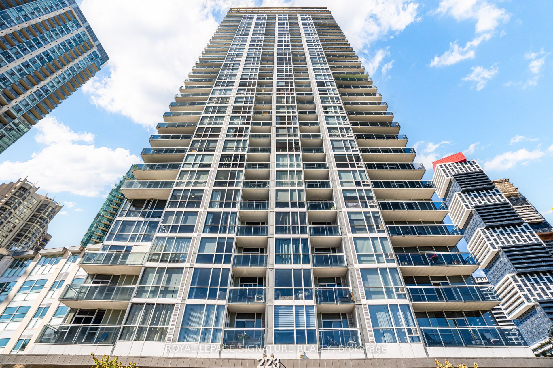 Unit 1611 - 223 Webb Drive, Mississauga 2