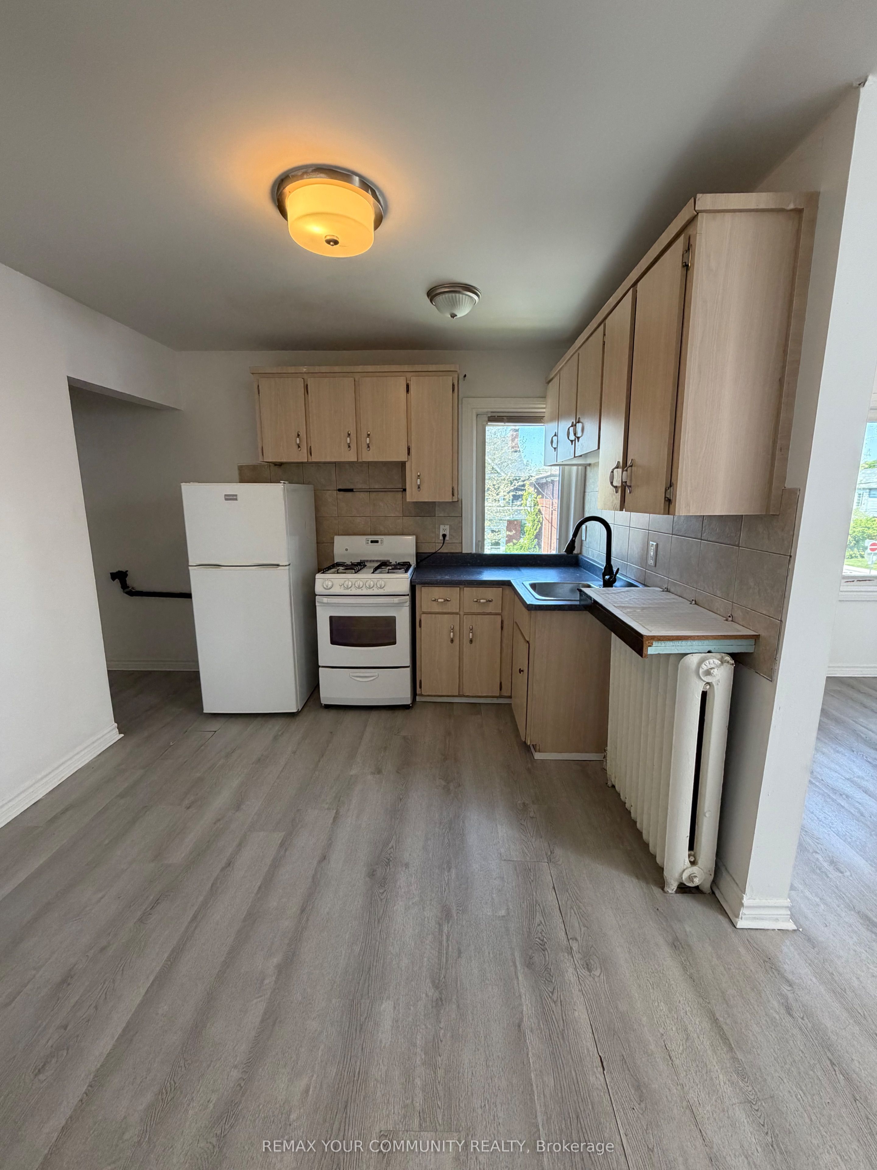 Unit 2nd Floor - 129 Morrison Avenue, Toronto 3