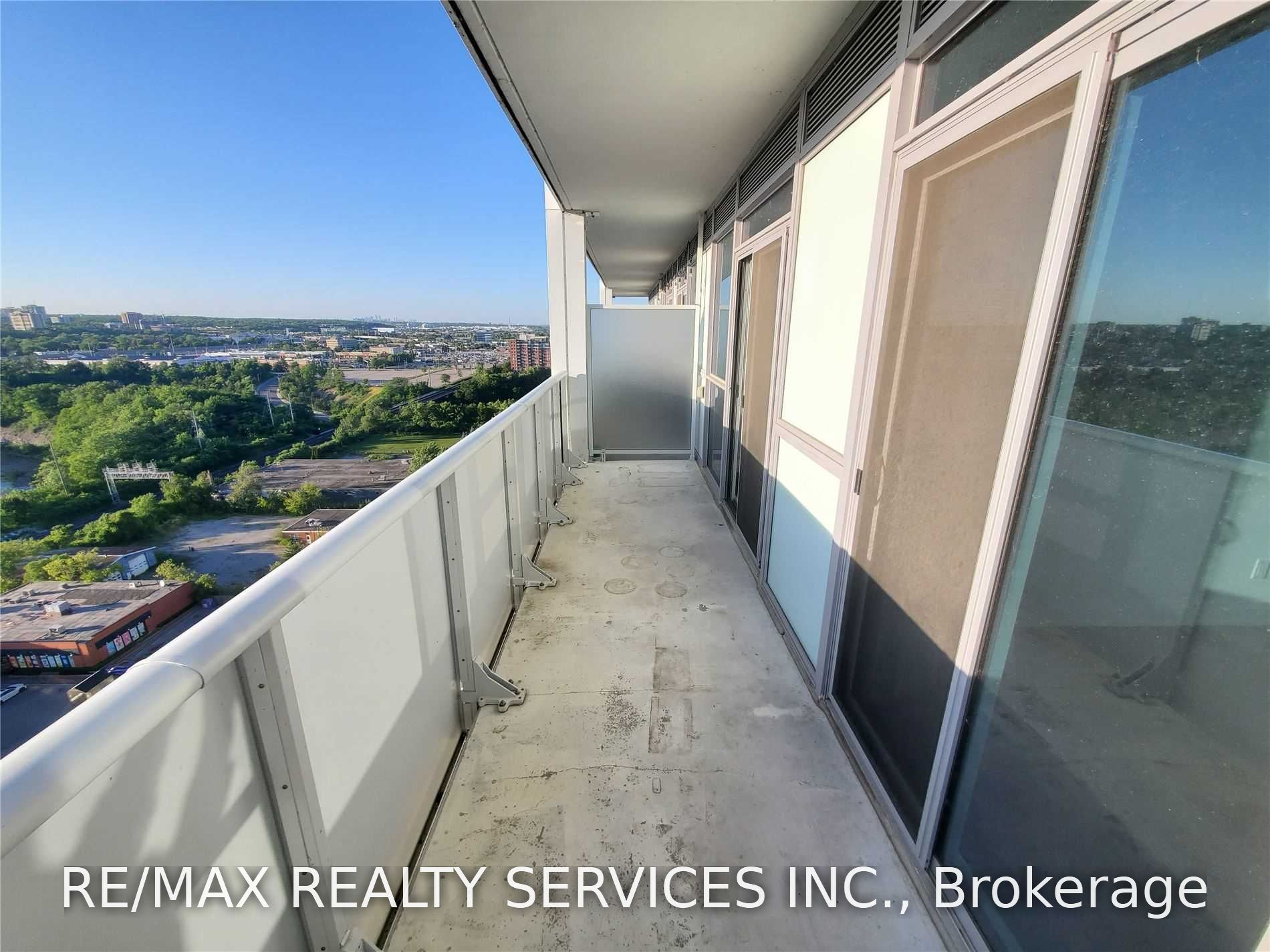 Unit 1701 - 65 Speers Road, Oakville 5