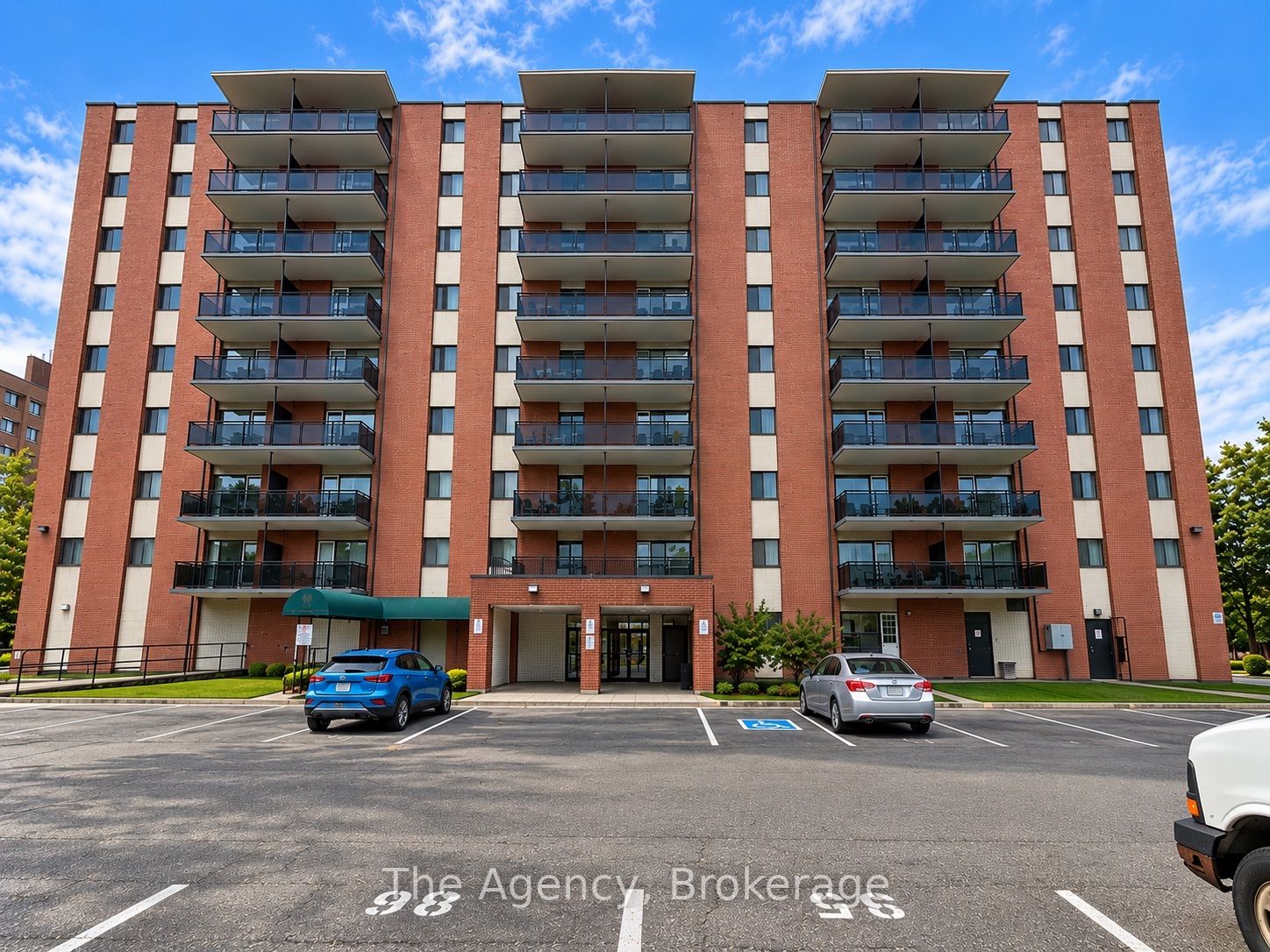 Unit 302 - 45 Paisley Boulevard W, Mississauga 2