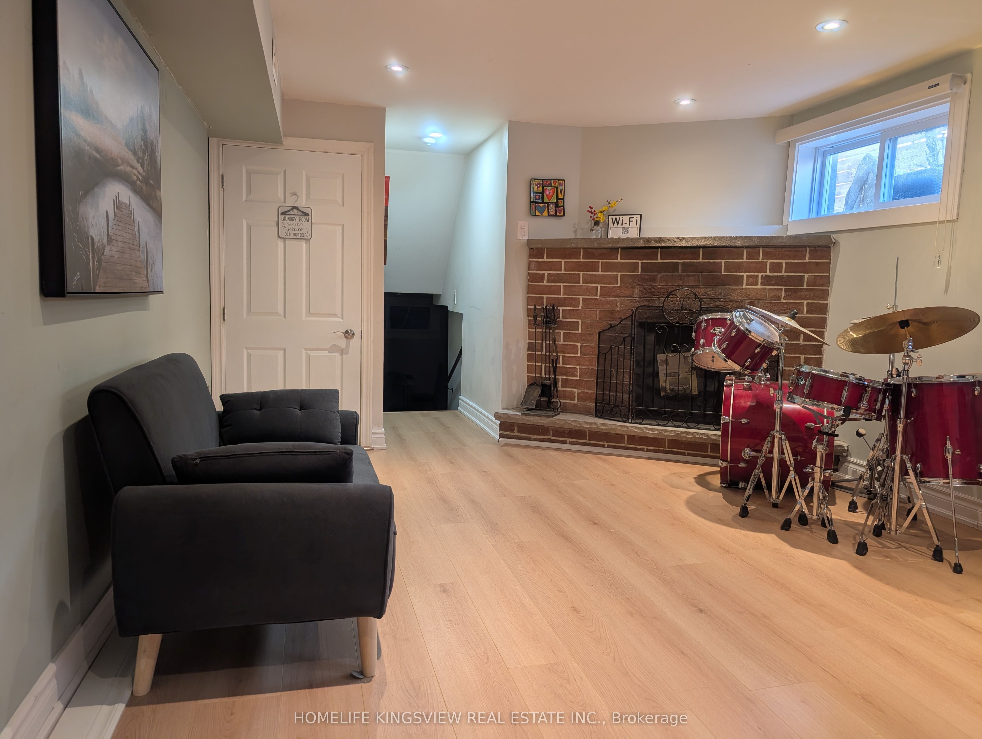 Unit Lower level - 3622 Birchmeadow Crescent, Mississauga 2